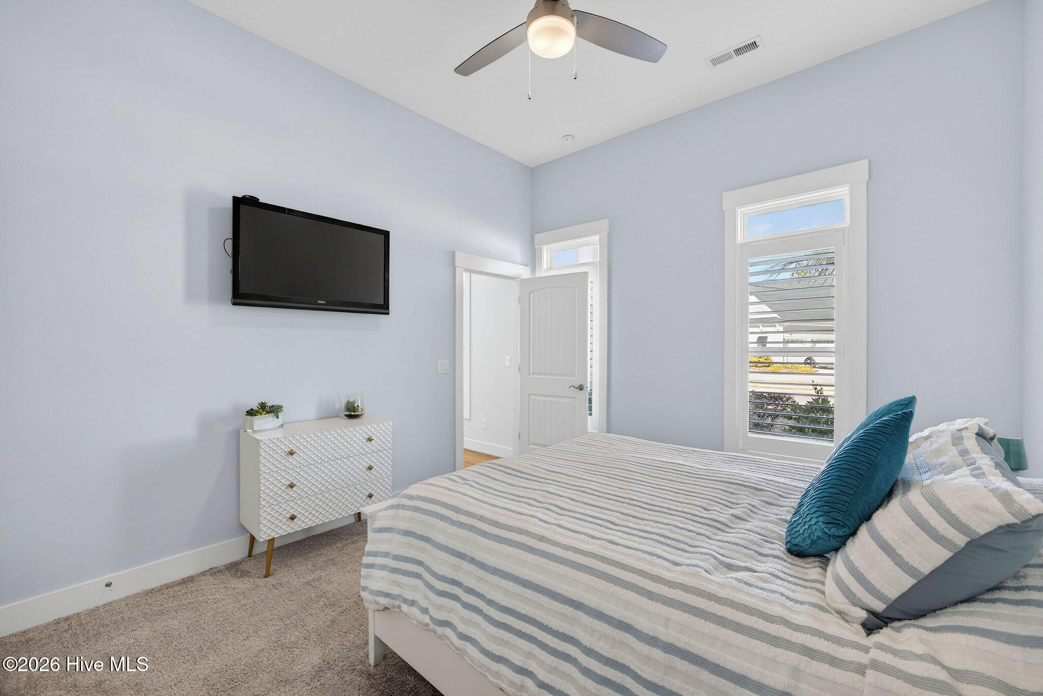 100554107 | Photo 36