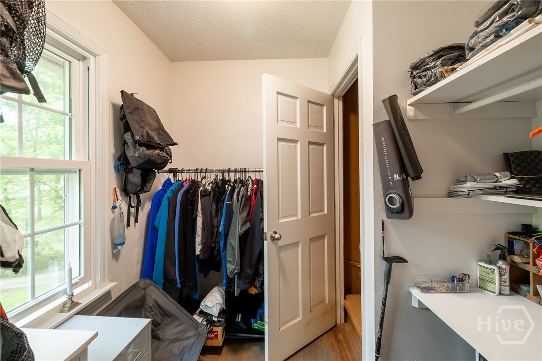 140 Rollingwood Drive