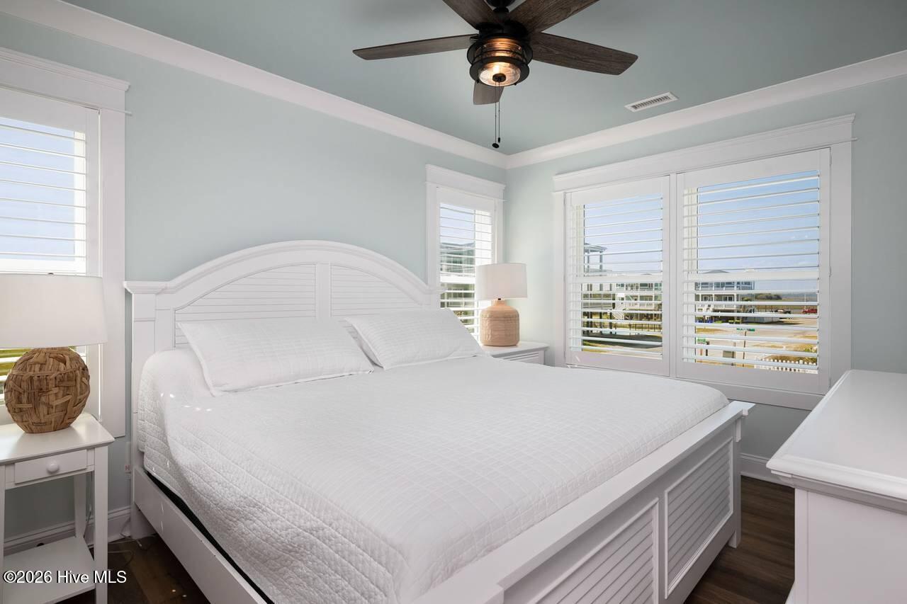 100560212 | Photo 101