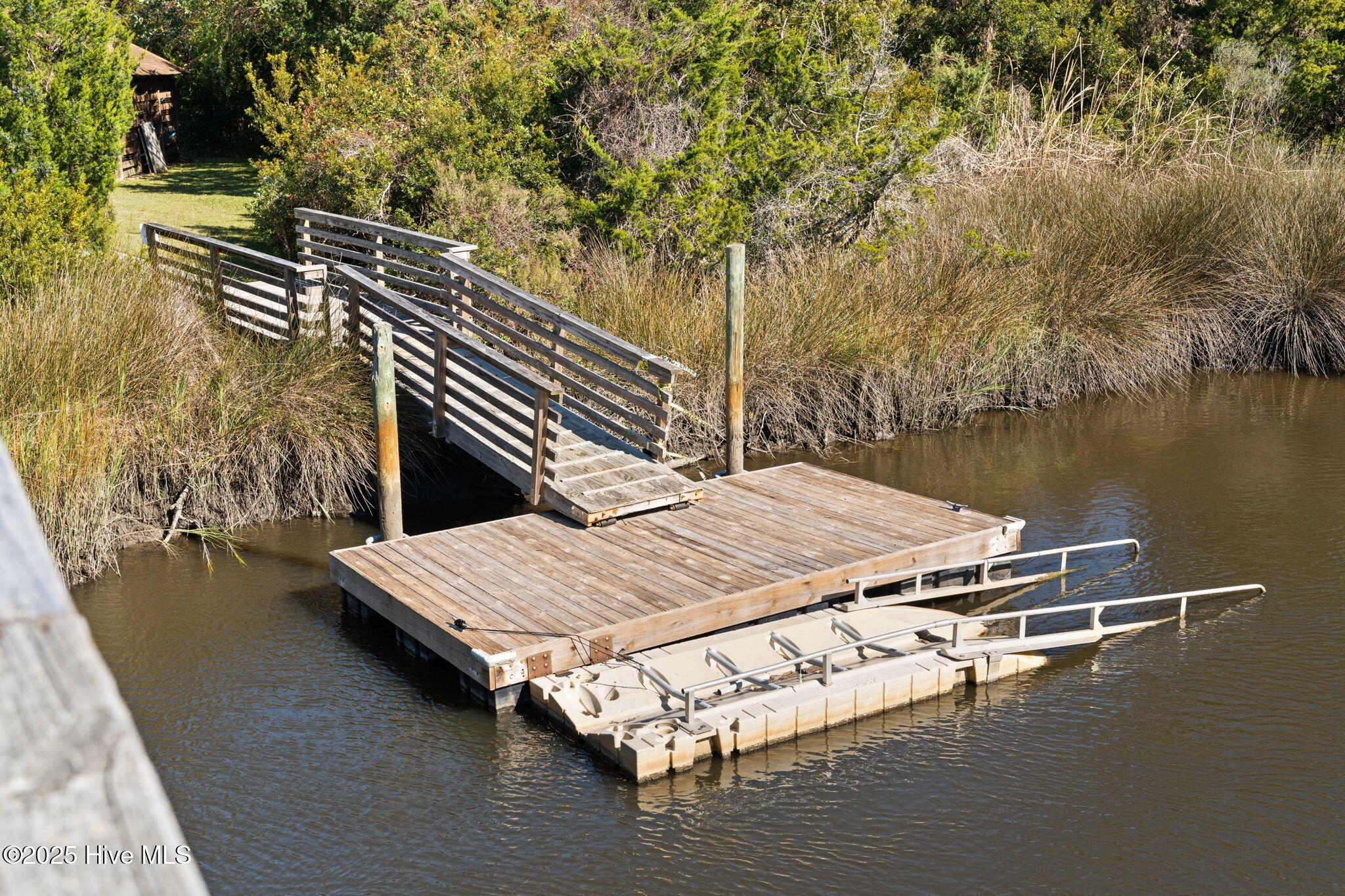 100541037 | Photo 53