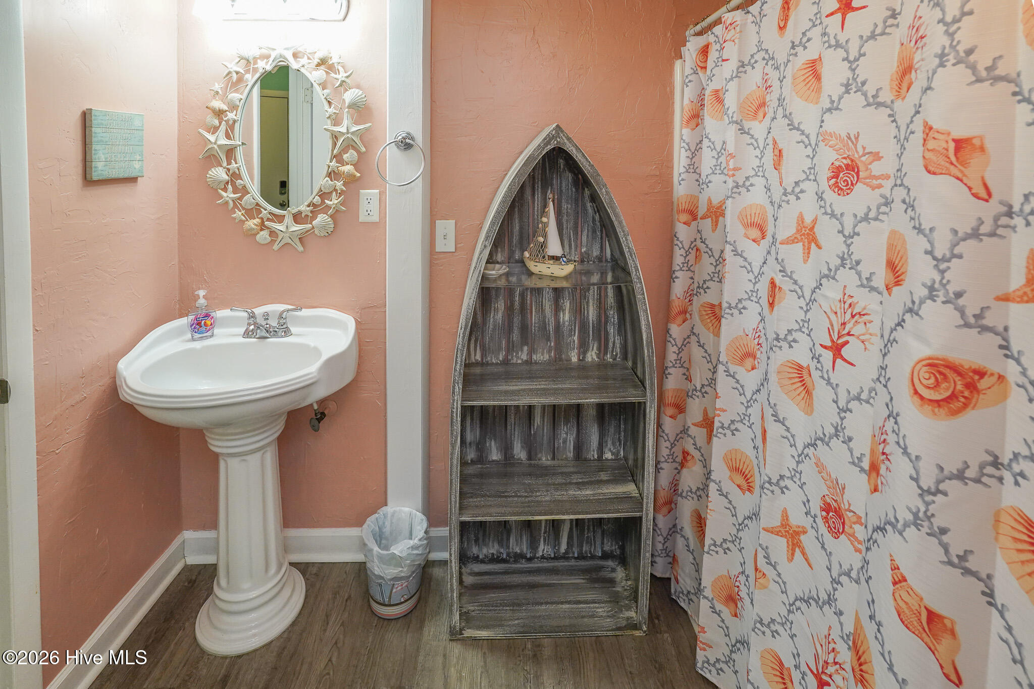 100548076 | Photo 11