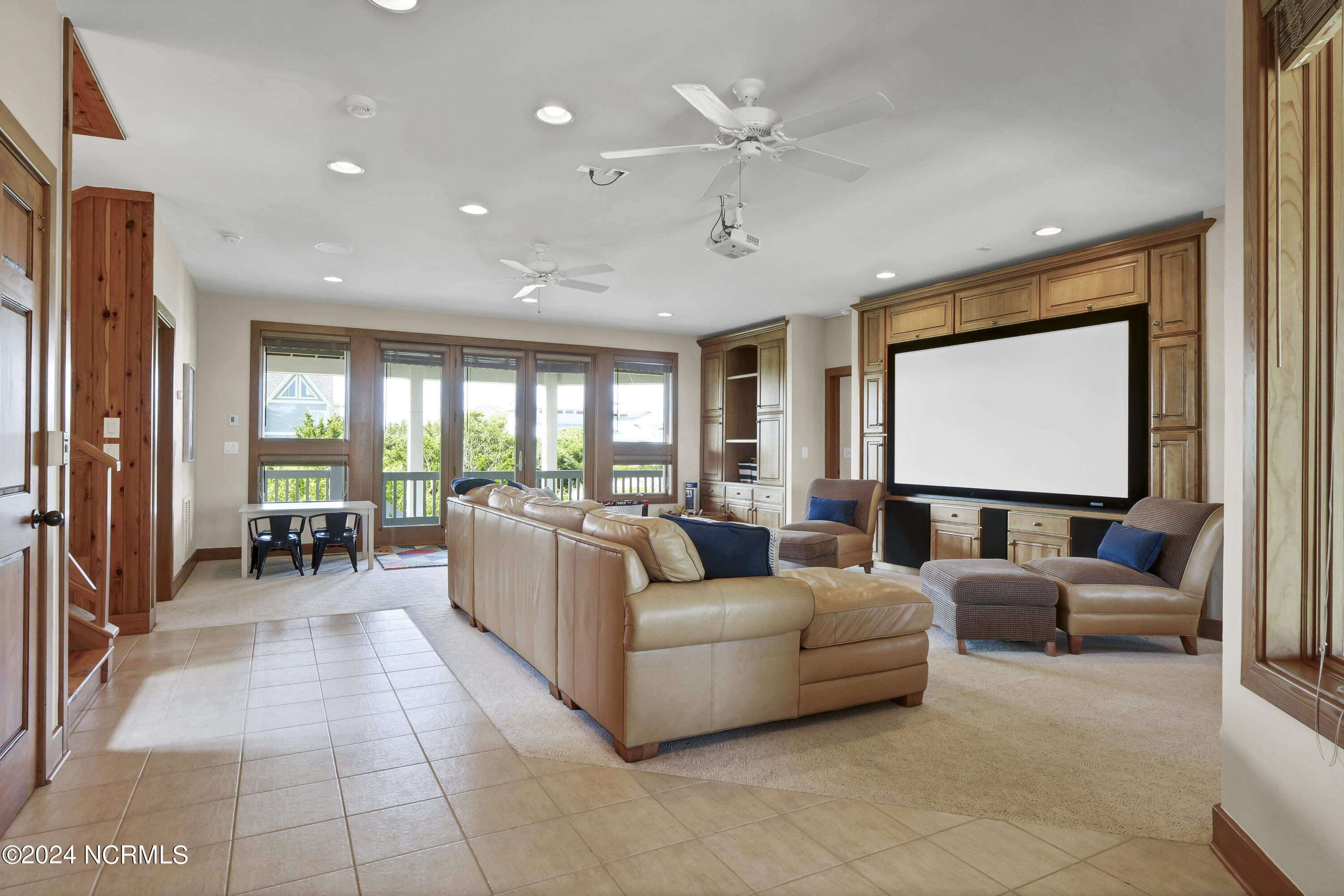 100492123 | Photo 21