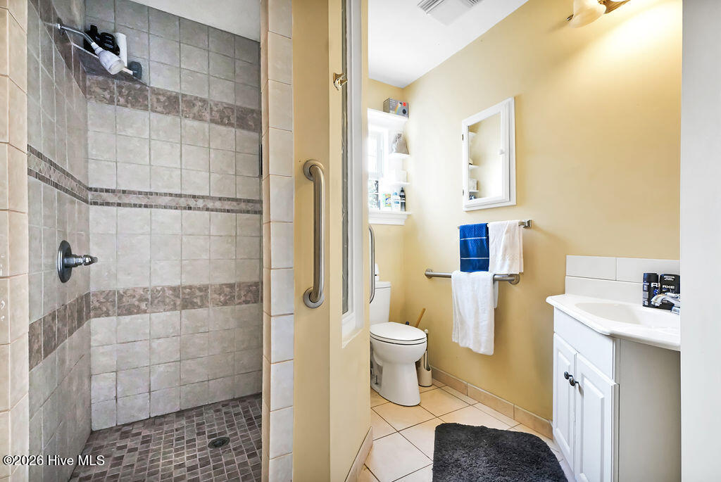 100559640 | Photo 12