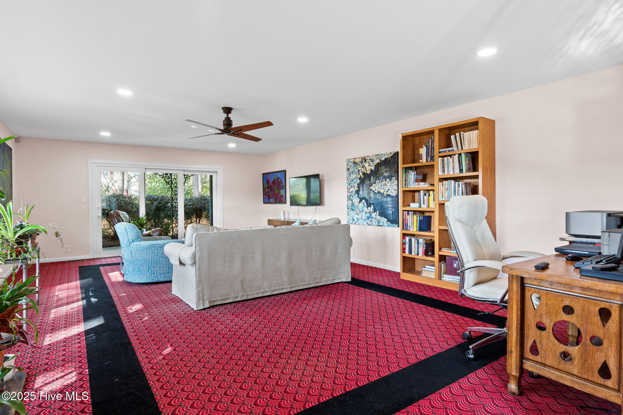 100544236 | Photo 33