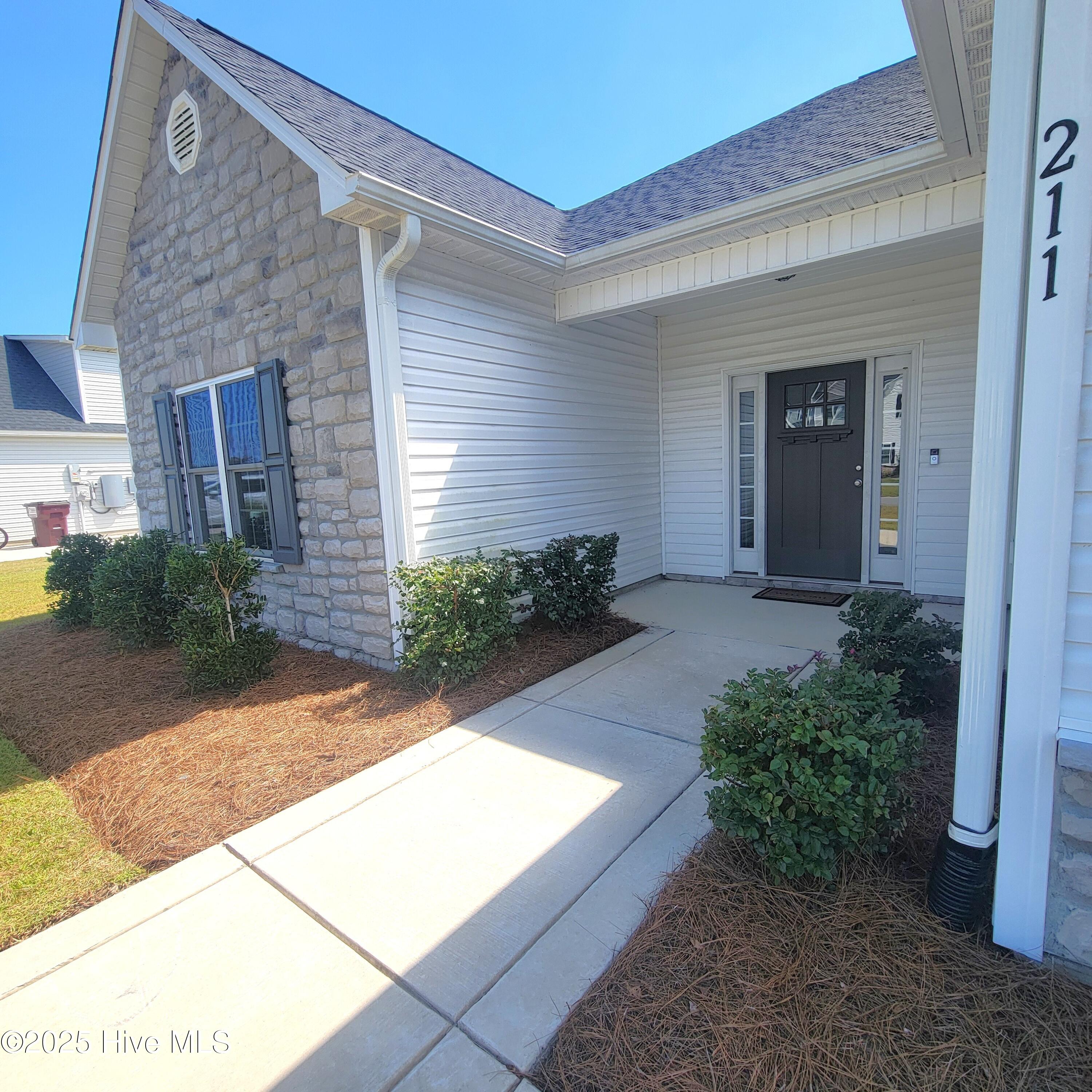 211 W Broughton Lane, Rocky Point, NC 28457 – photo 10: 20250904_143646