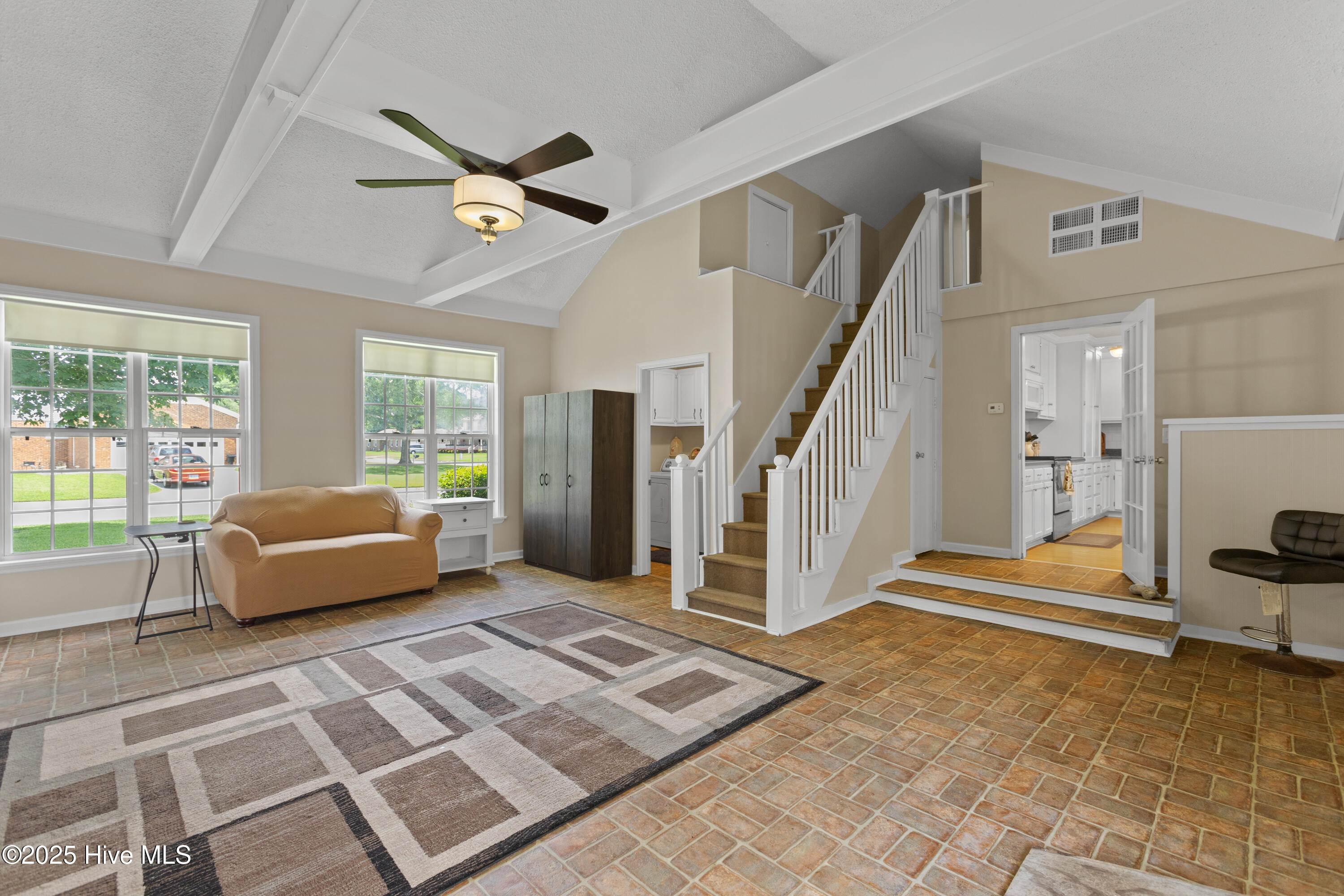 105 University Drive, Jacksonville, NC 28546 – photo 15: Great Room