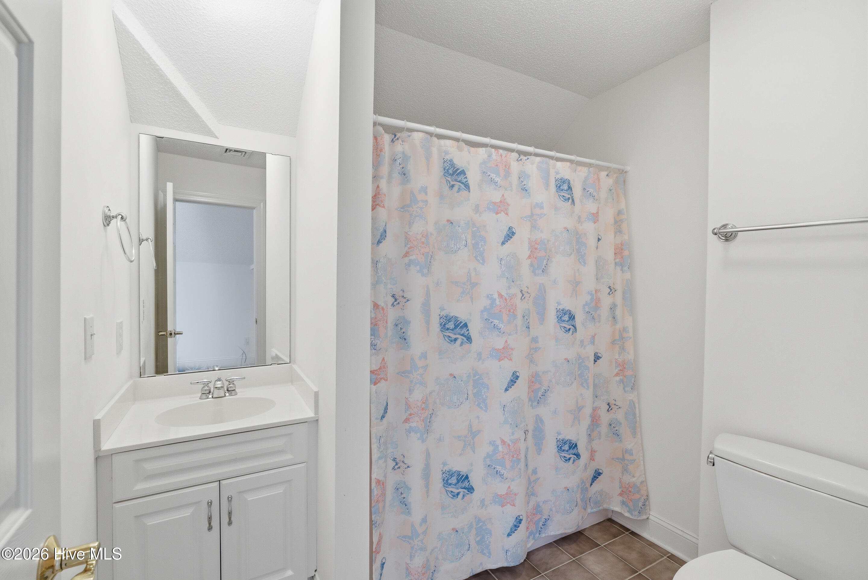 100564038 | Photo 43