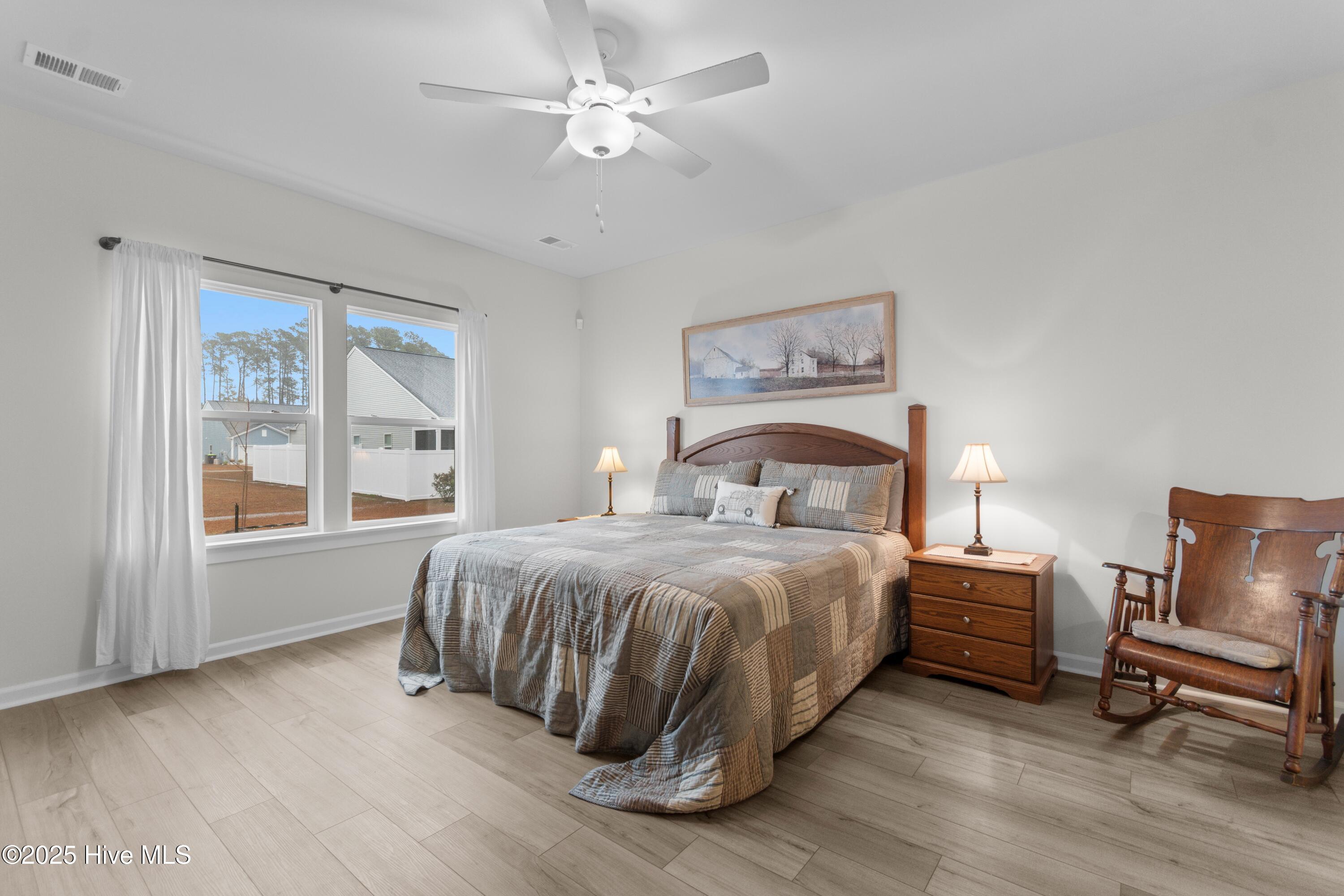 100543949 | Photo 14