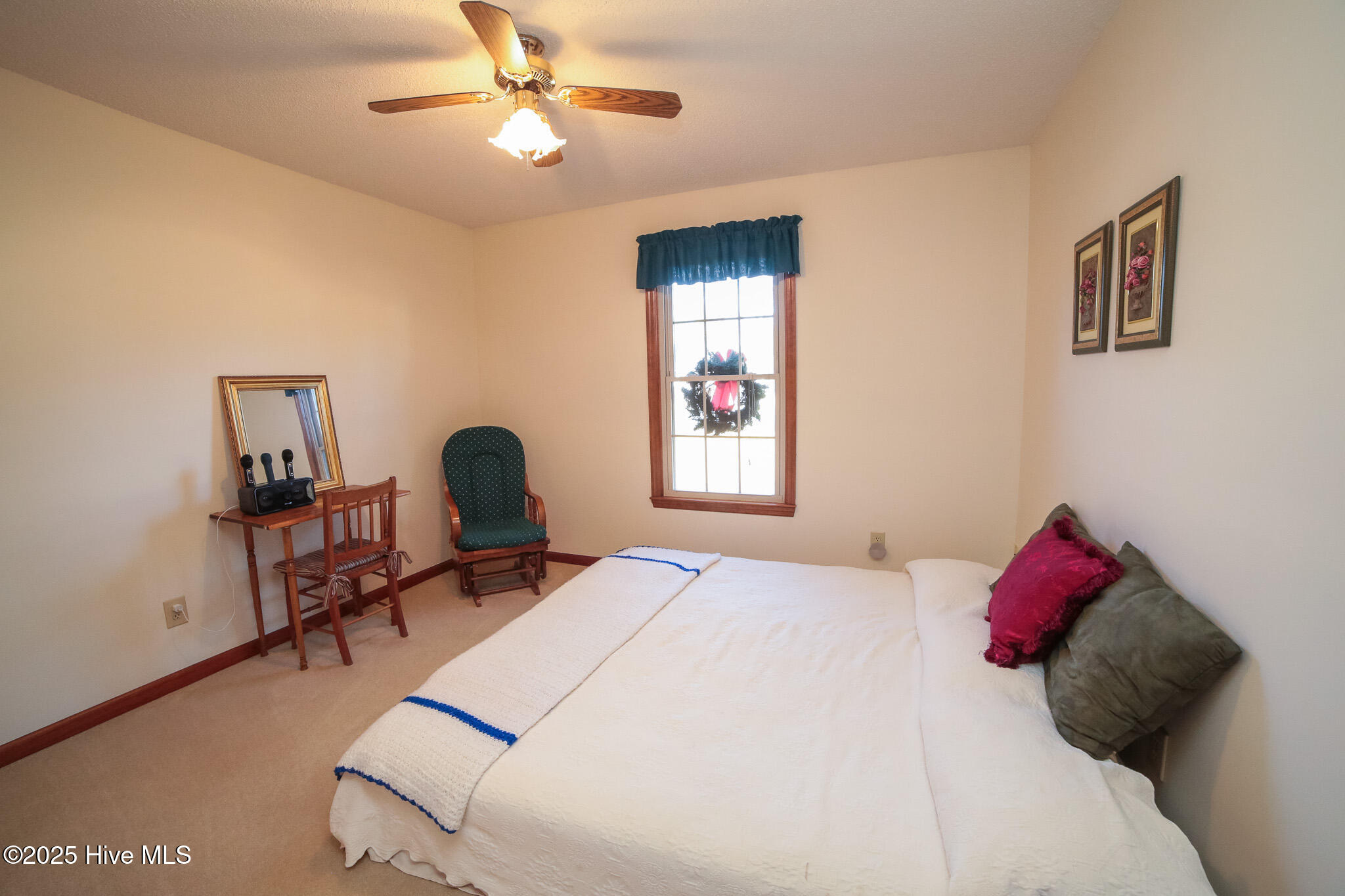 100545469 | Photo 37