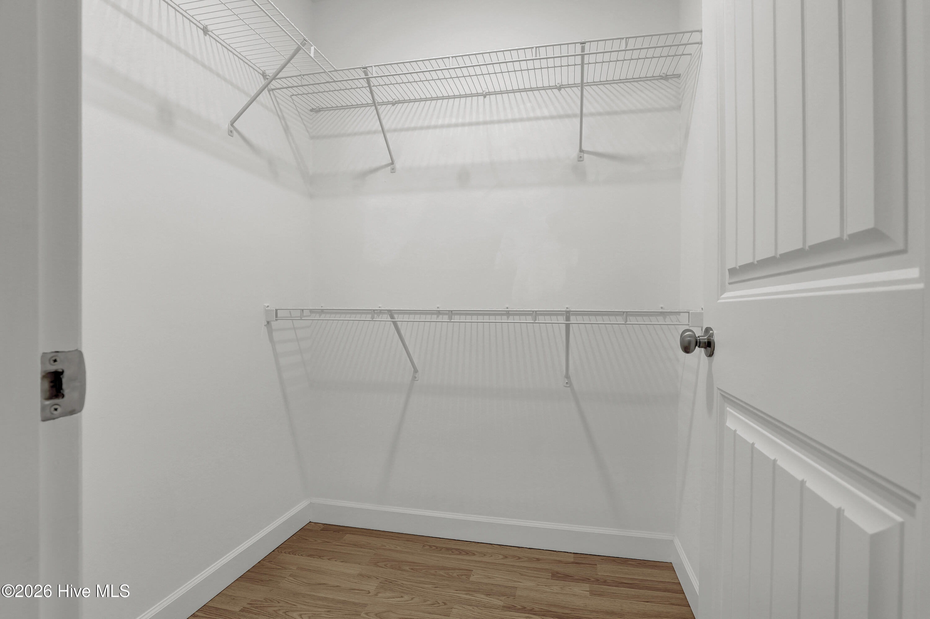 100550895 | Photo 32