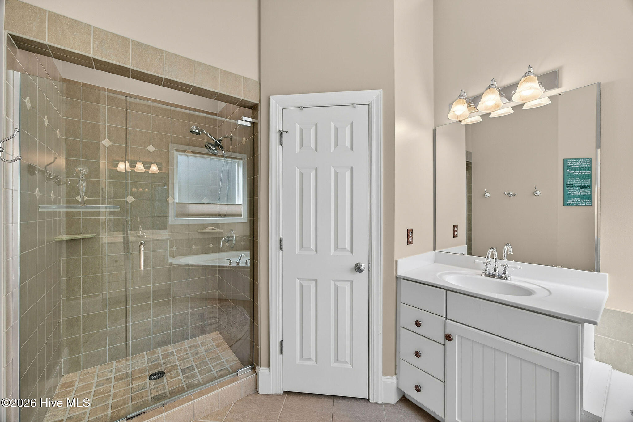 100554717 | Photo 36