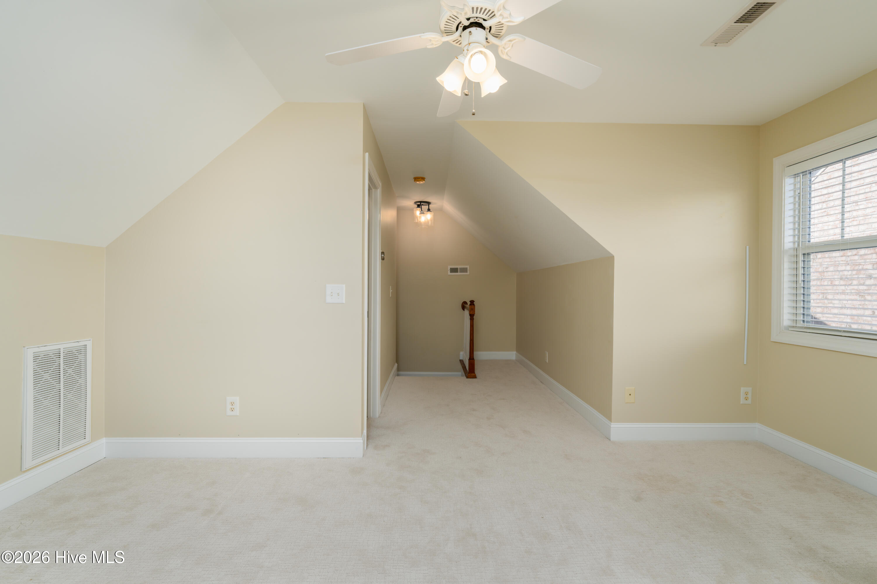 100548724 | Photo 38