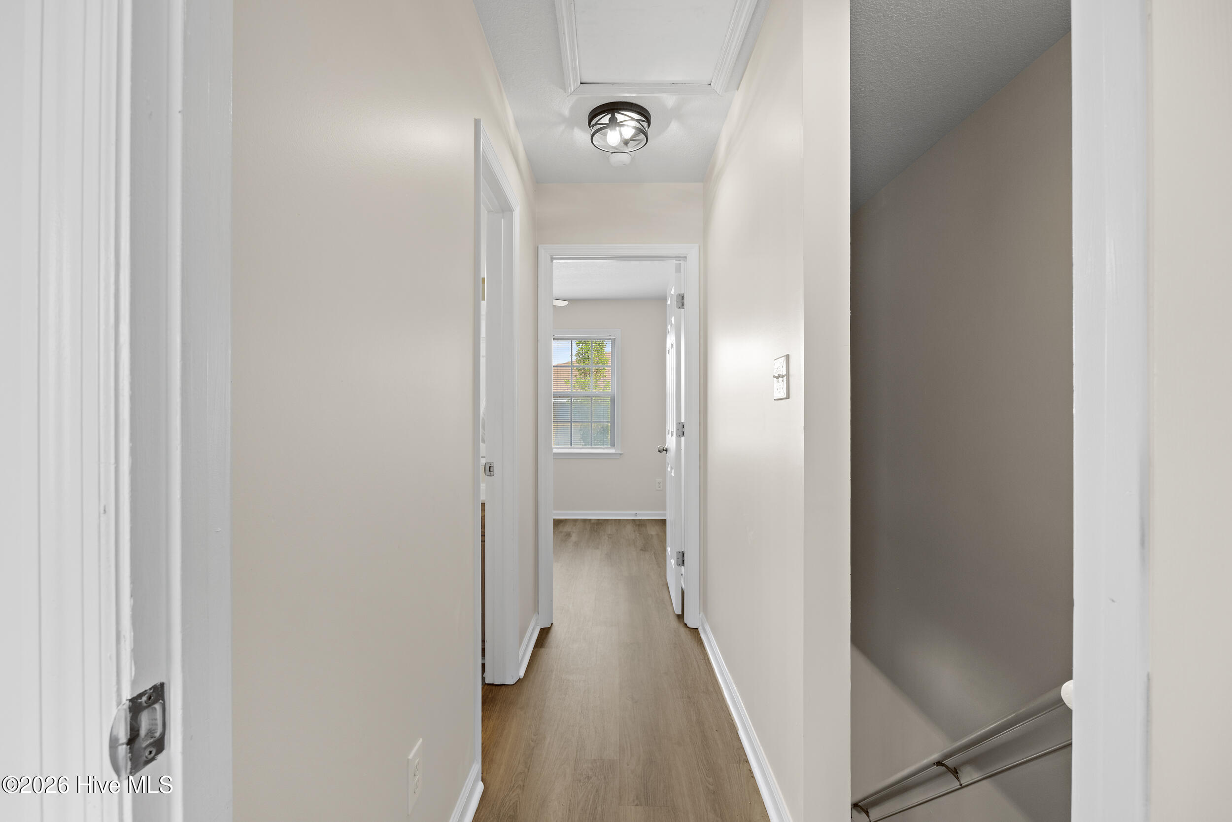 100552450 | Photo 16