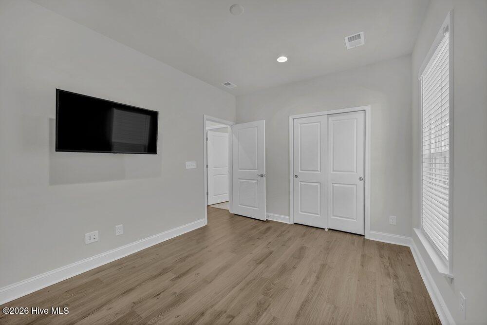 100557915 | Photo 19