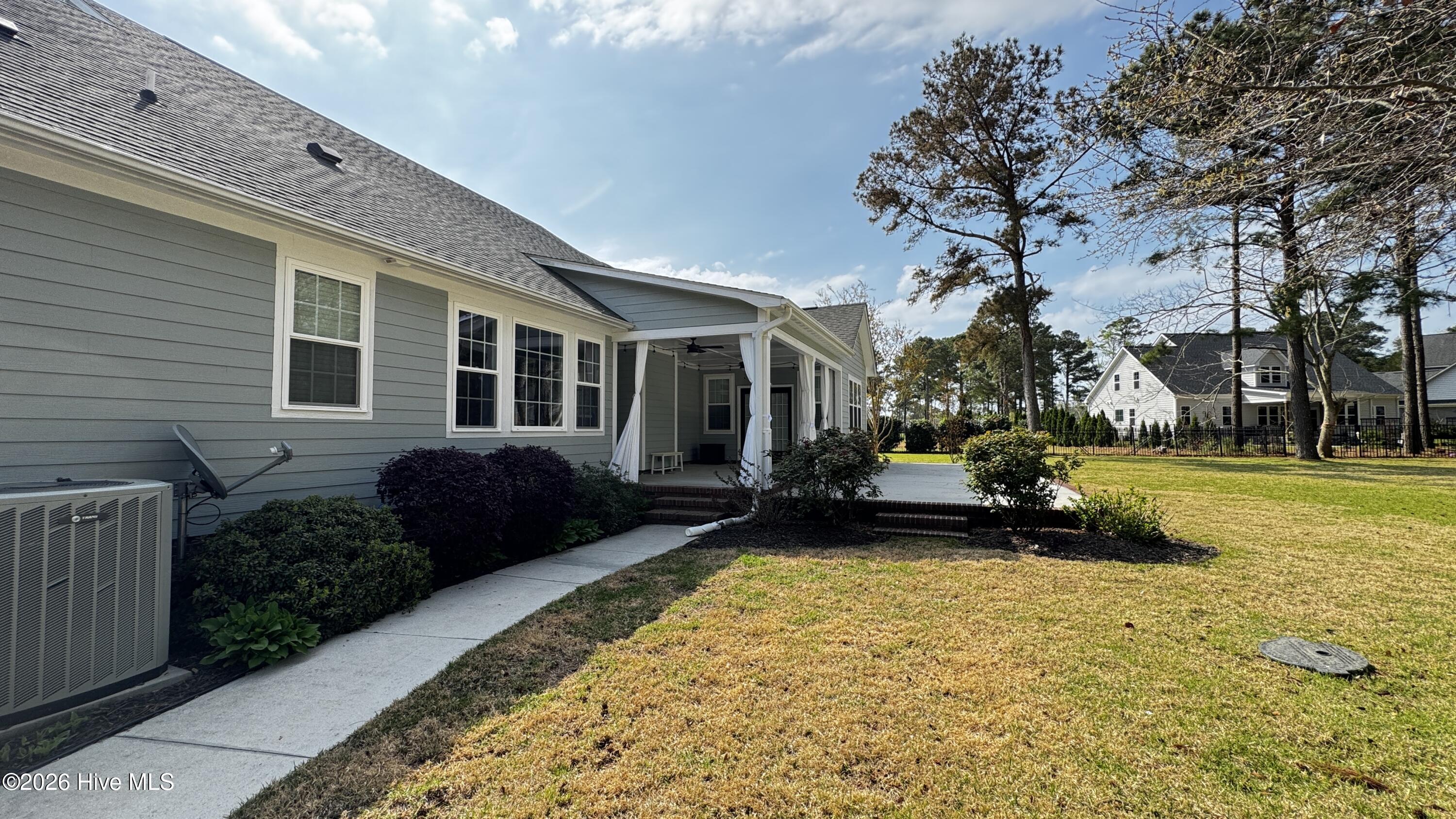 100565264 | Photo 42