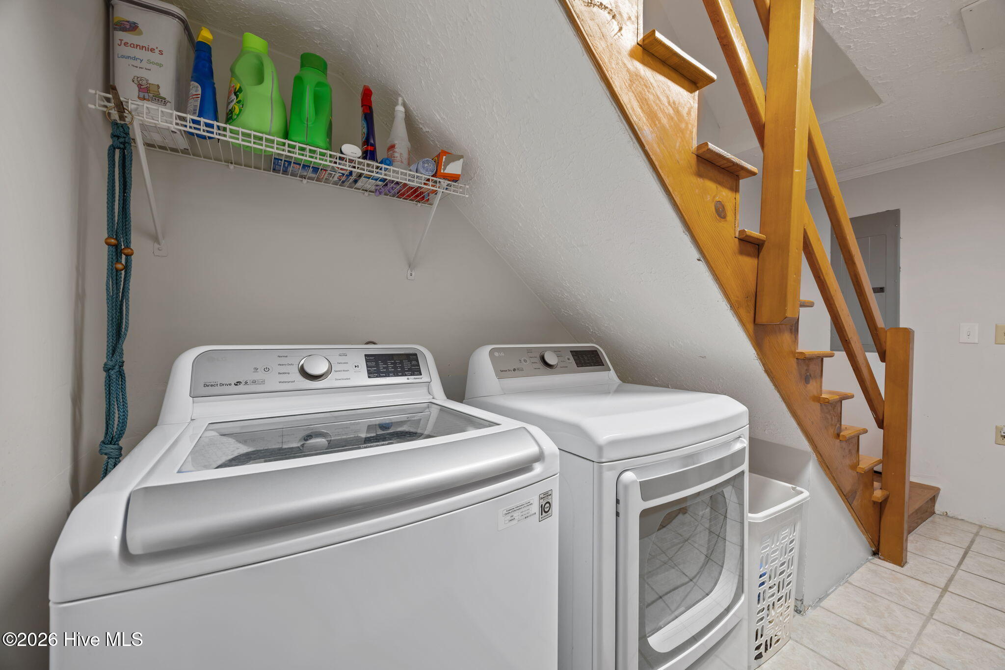 100561792 | Photo 23