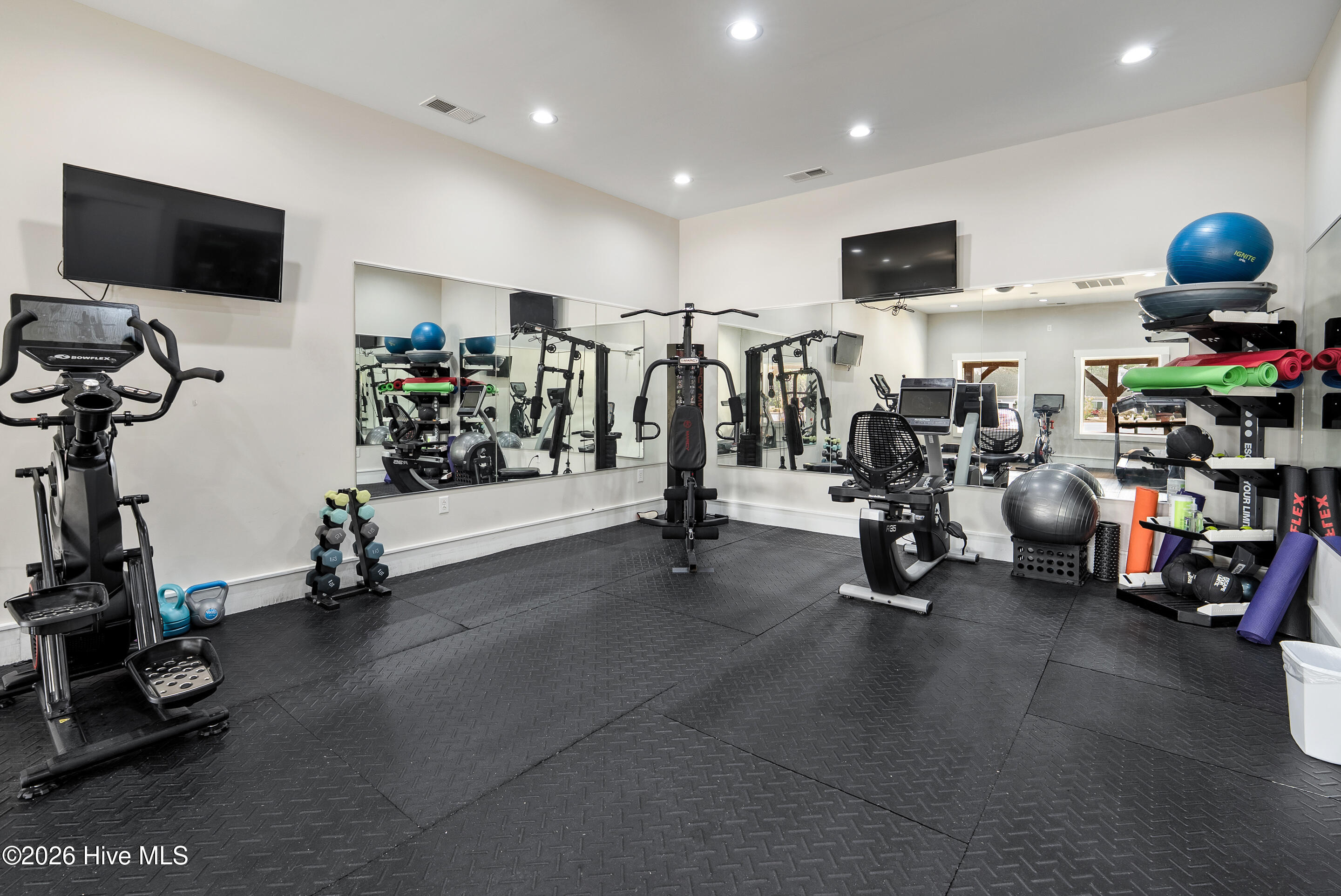 100559737 | Photo 51