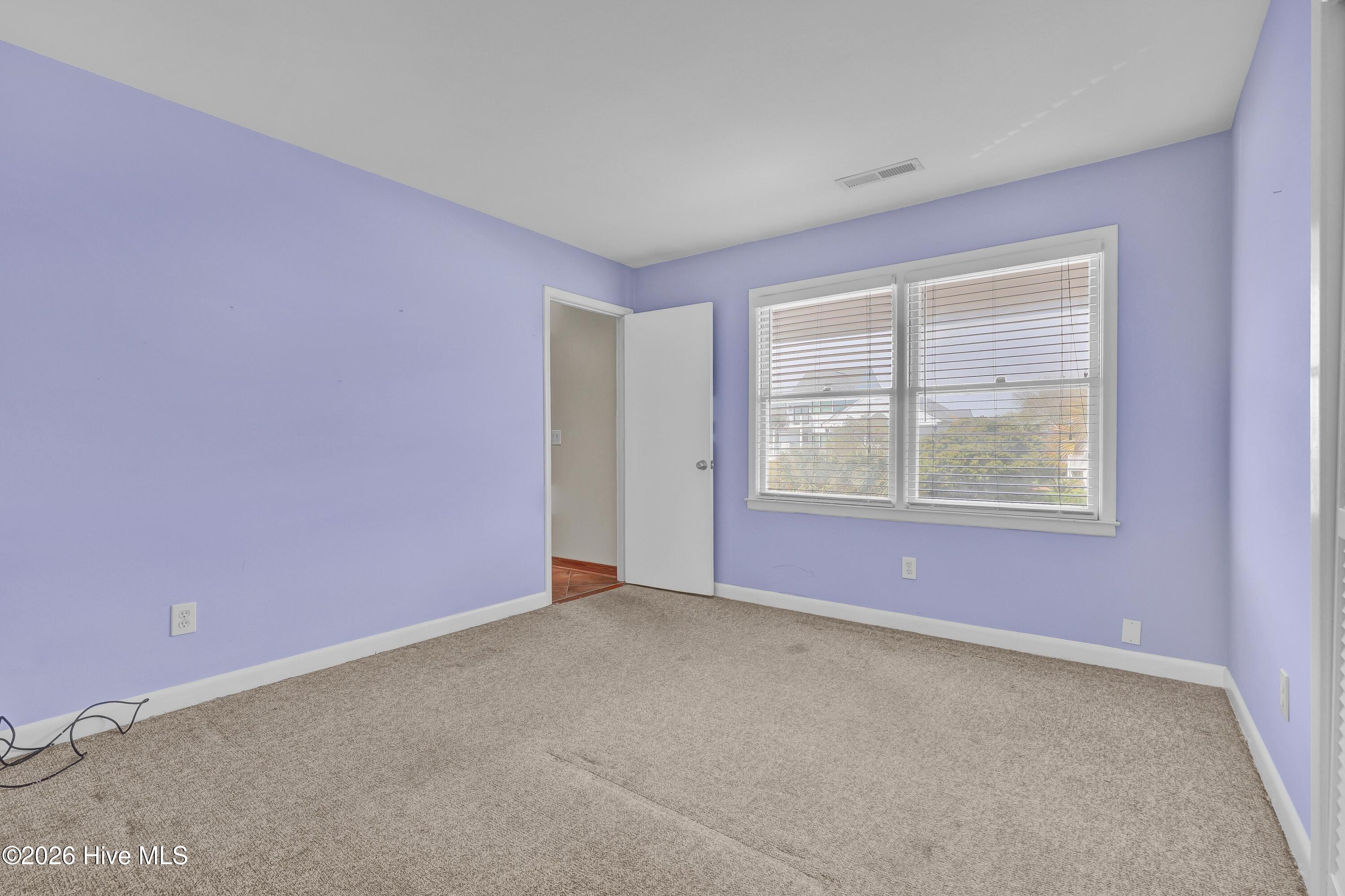 100565989 | Photo 17