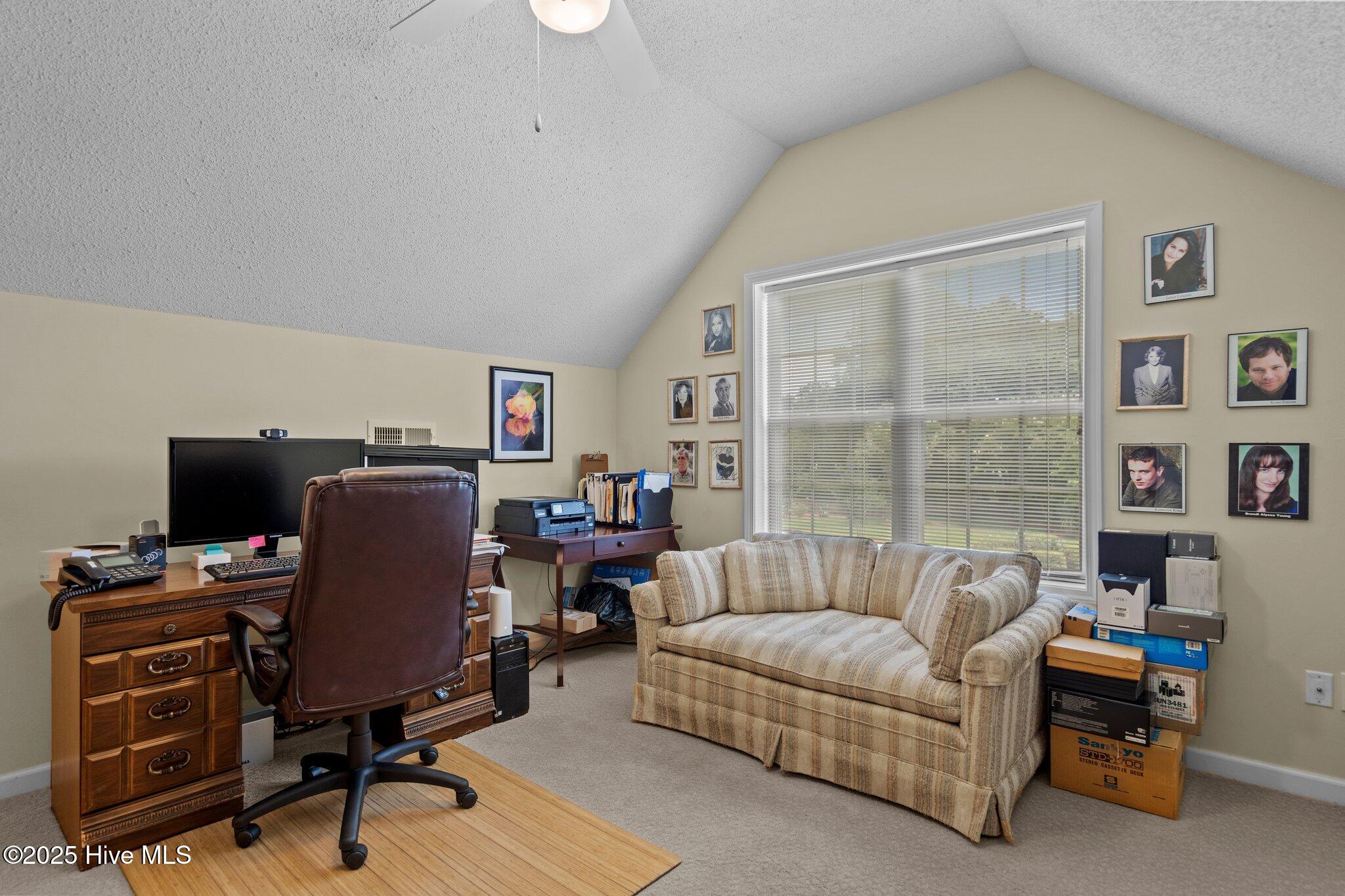 100515832 | Photo 44