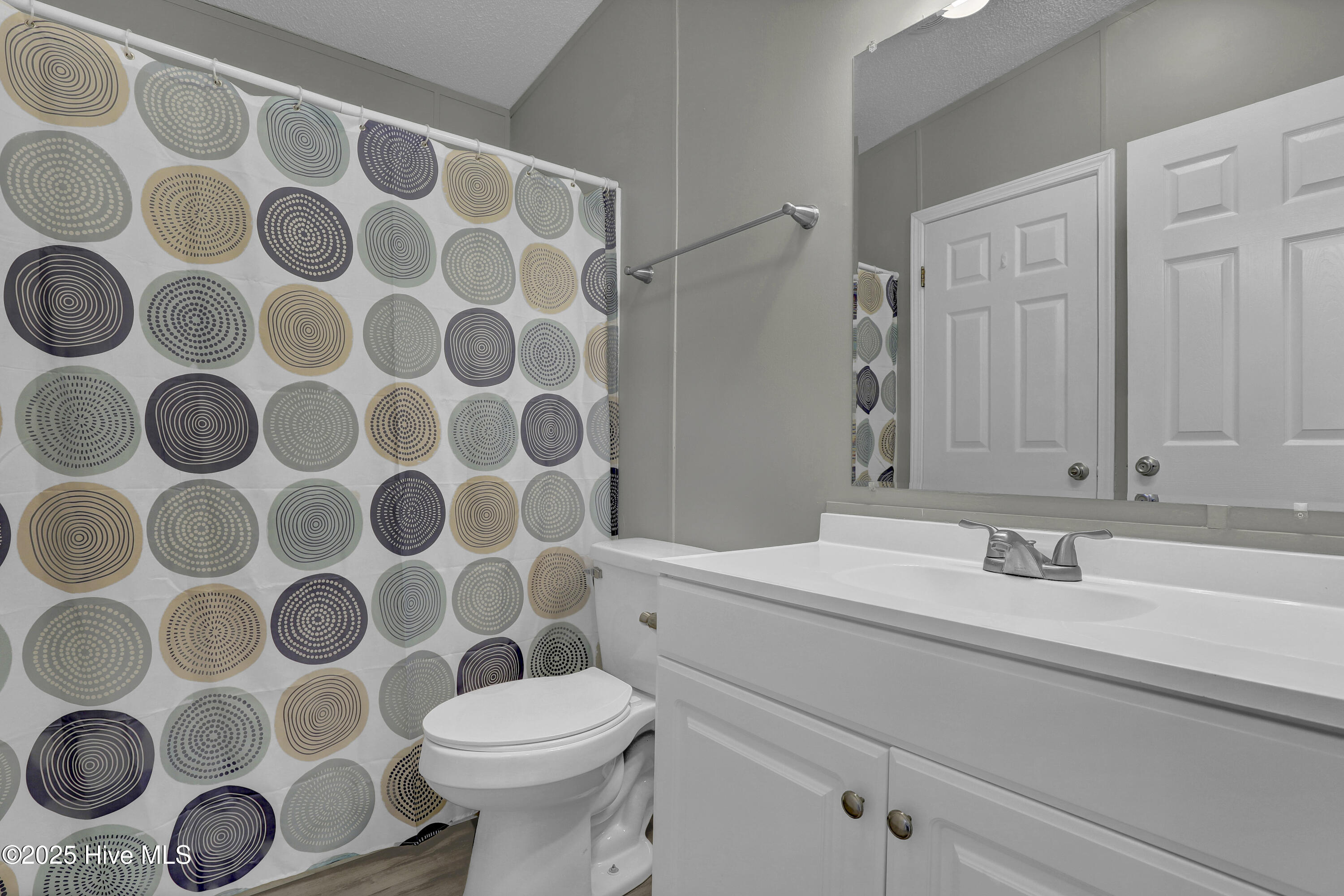 100550693 | Photo 26