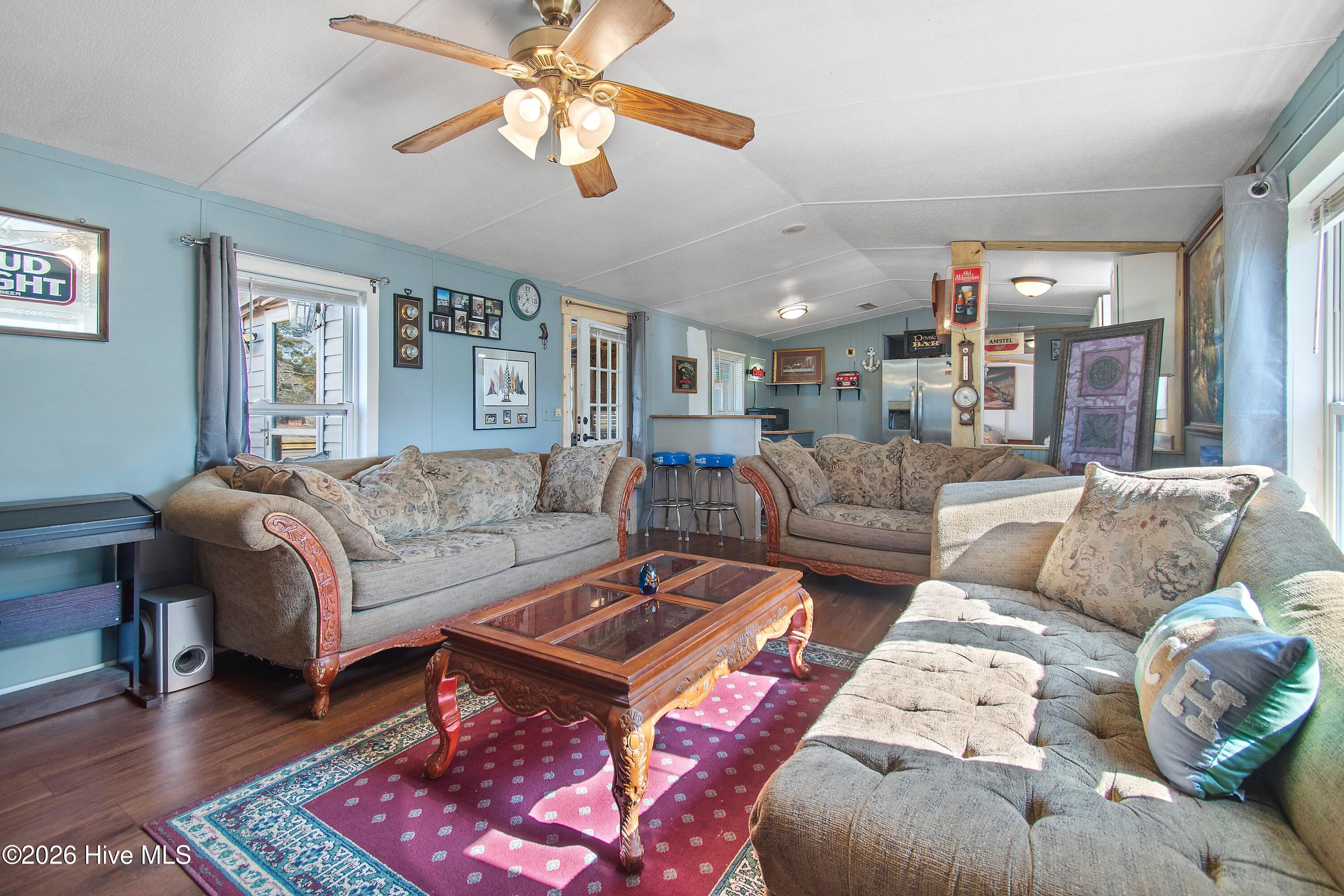 100553824 | Photo 10