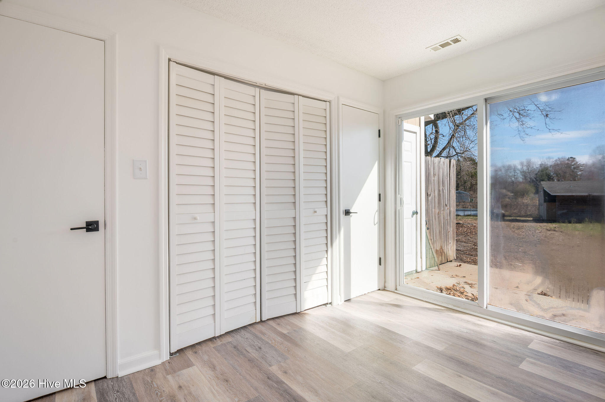 100556474 | Photo 12