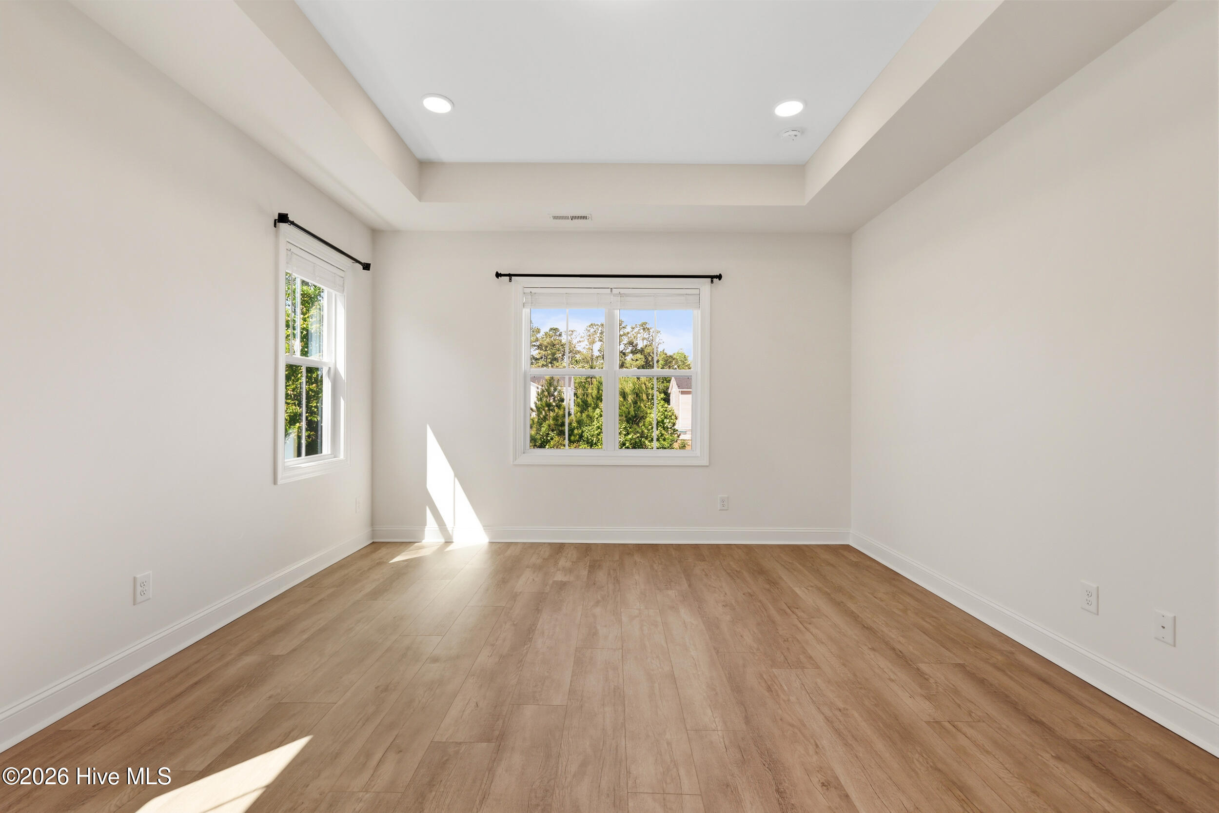 100570629 | Photo 27