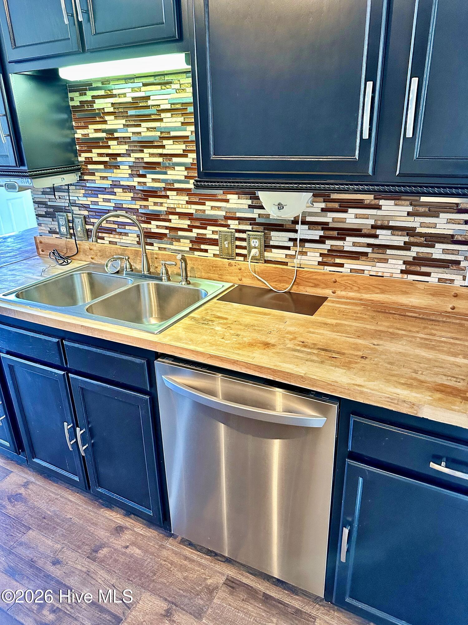 100552707 | Photo 23