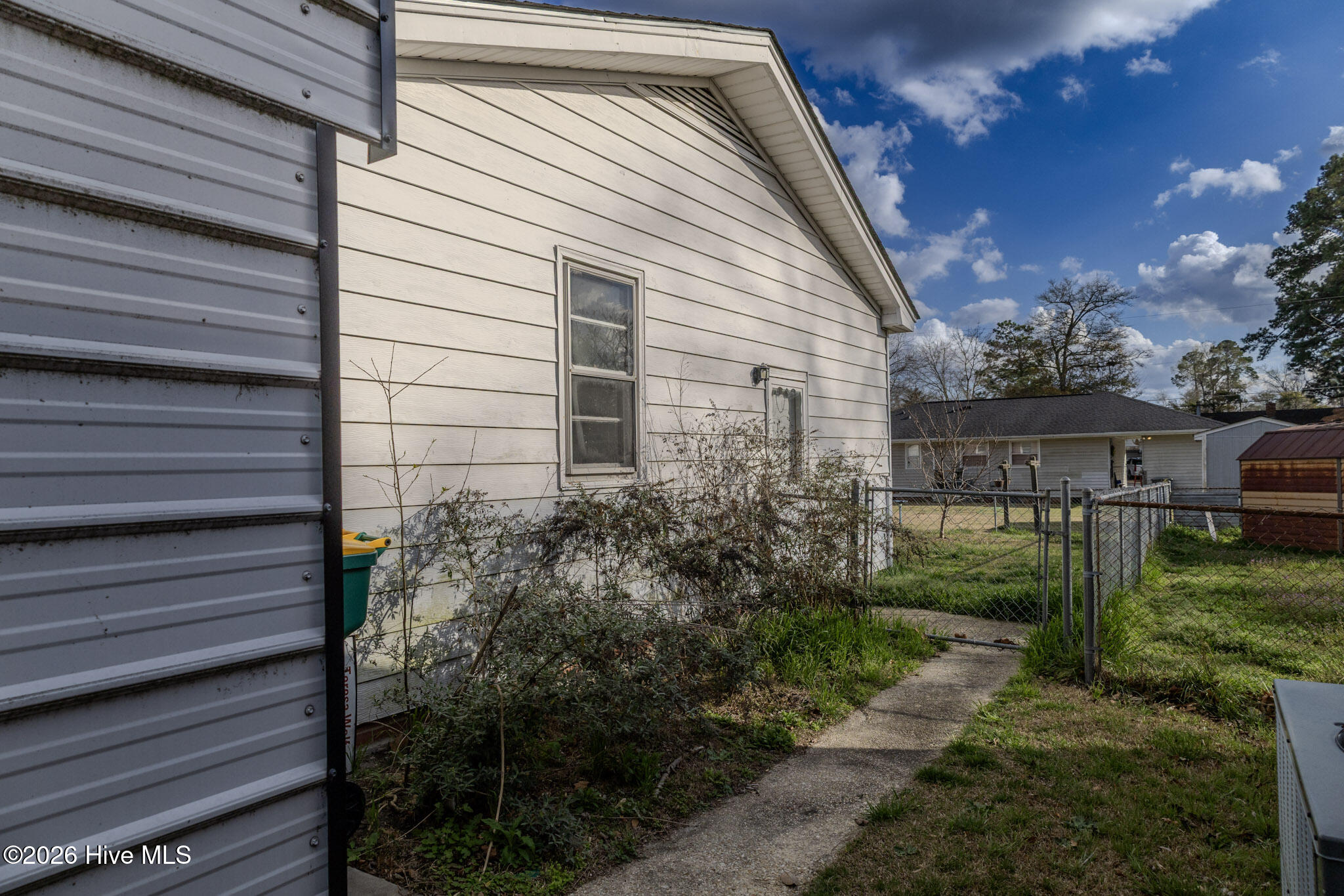 100560249 | Photo 16