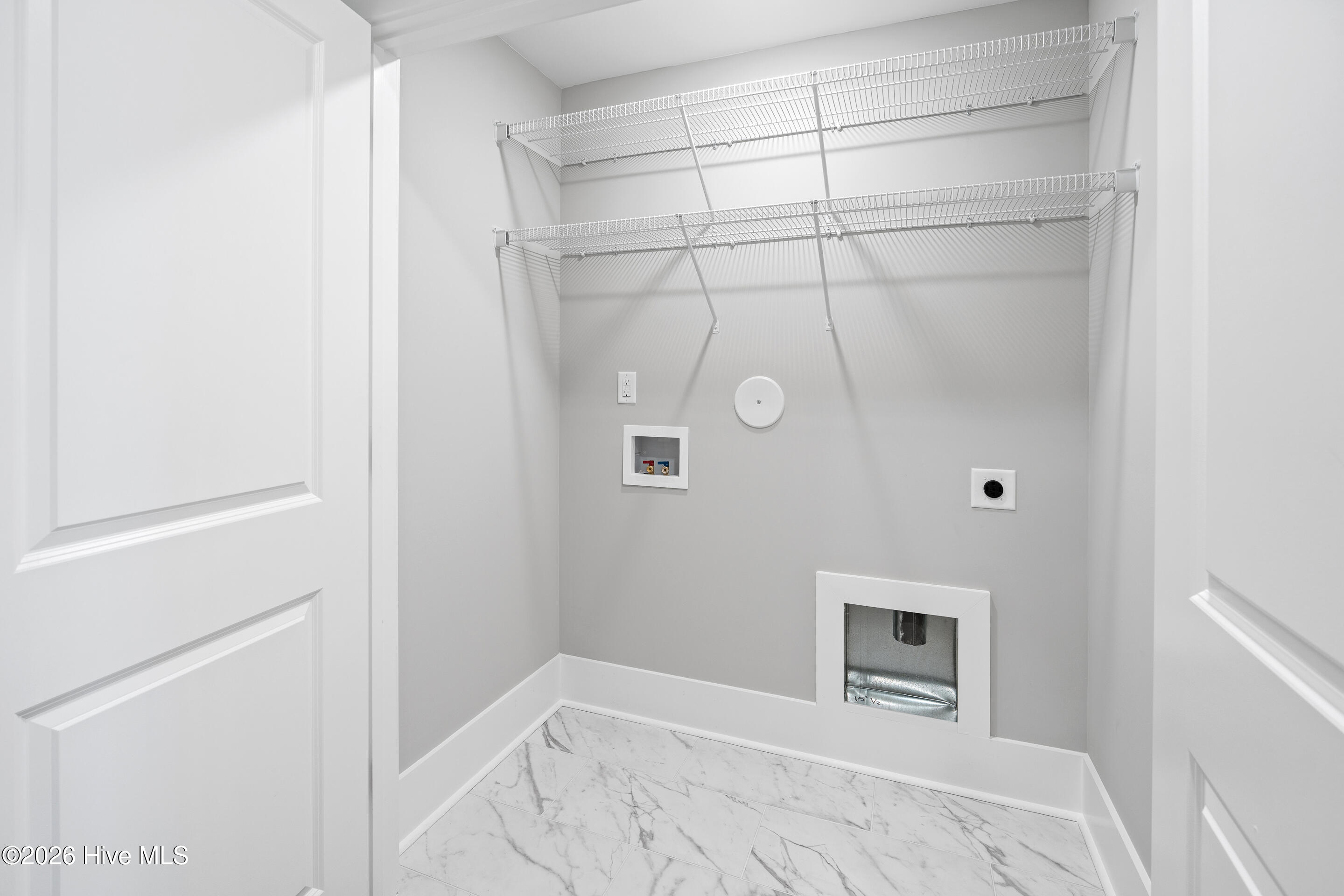 100548650 | Photo 36