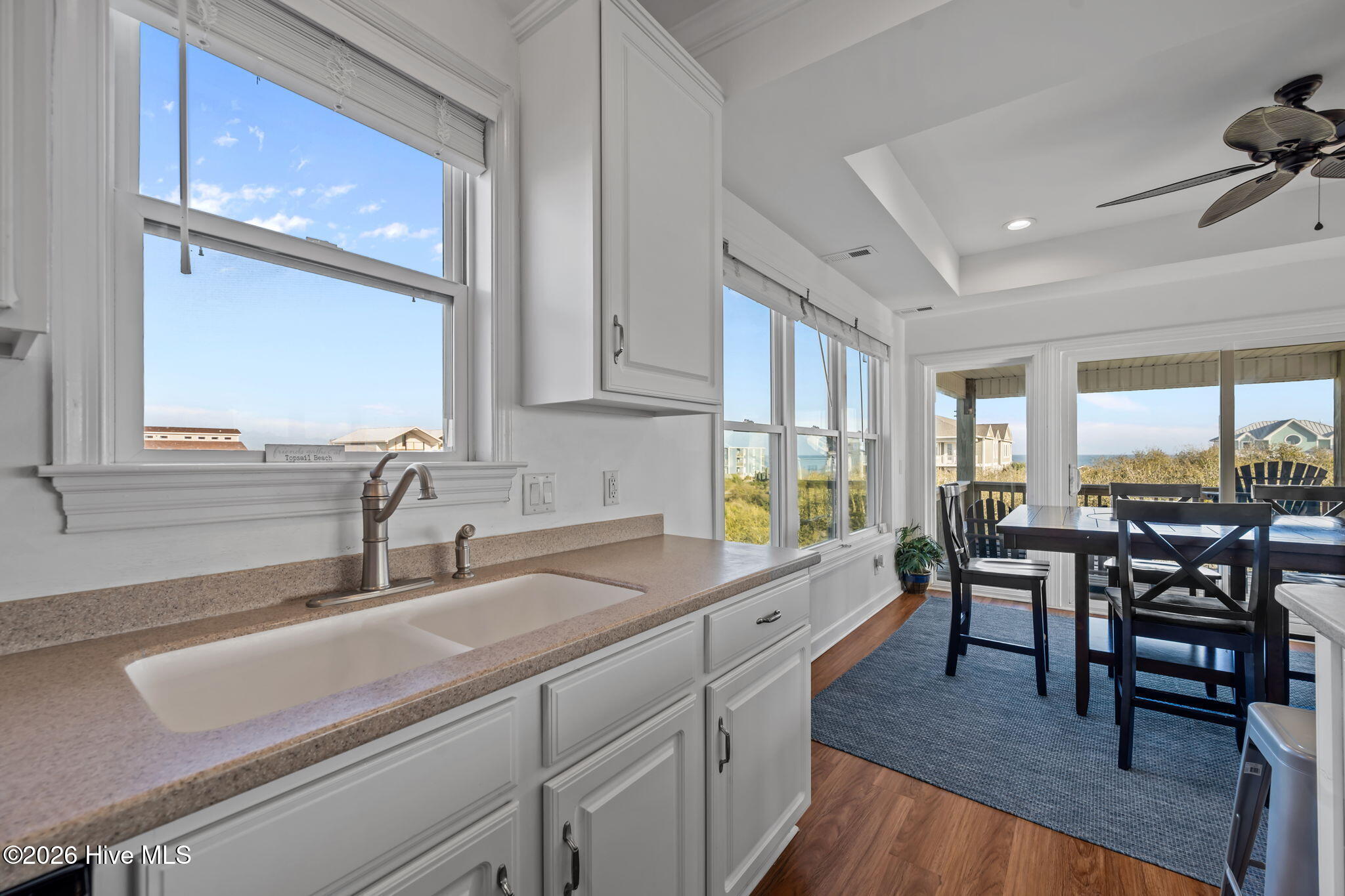 100565208 | Photo 16