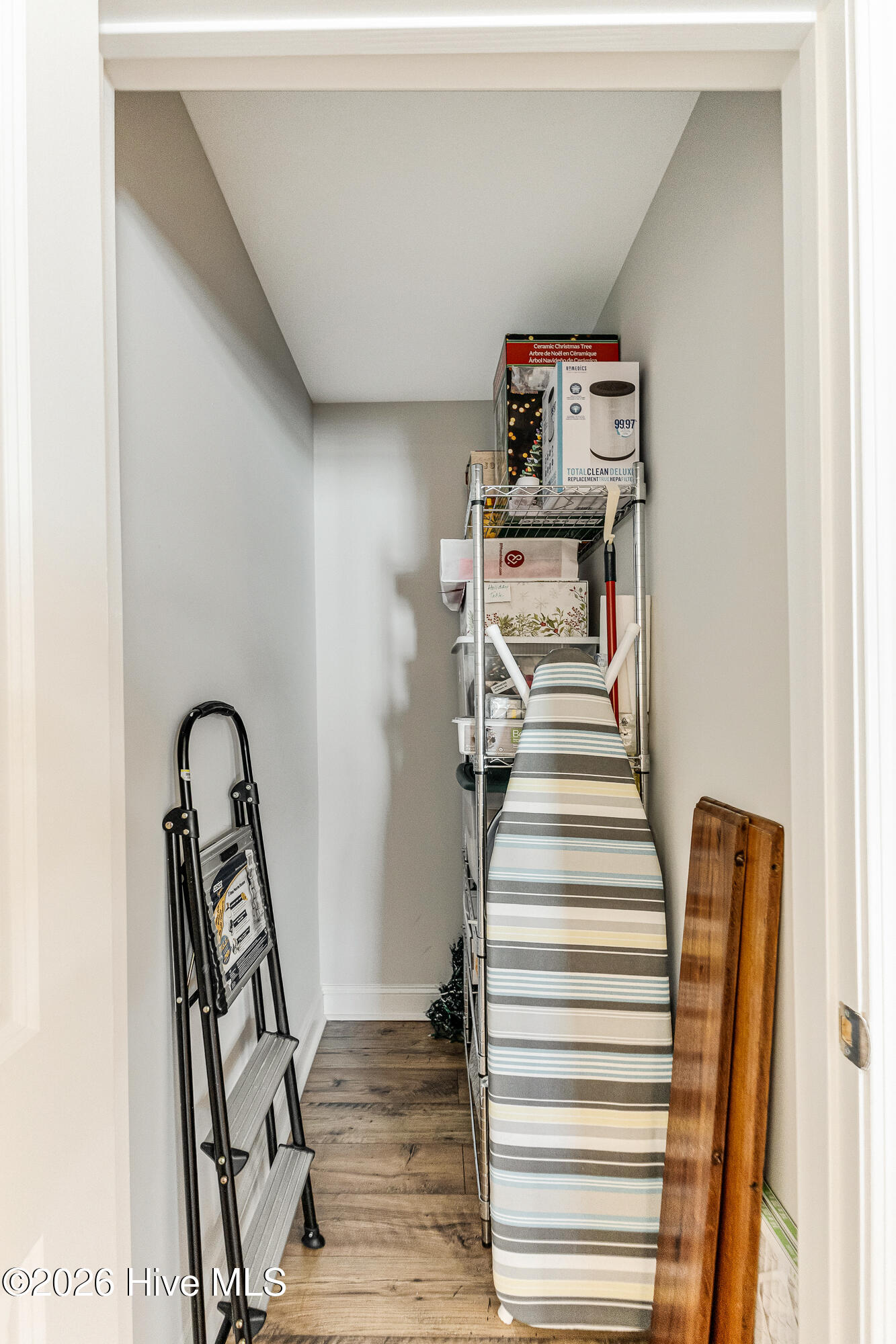 100565599 | Photo 20