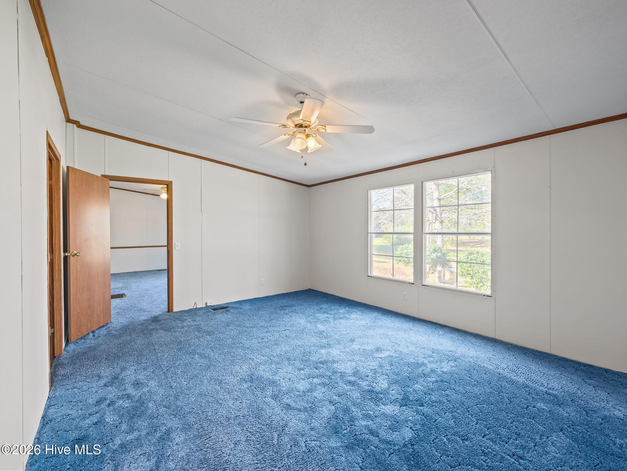 100565011 | Photo 24