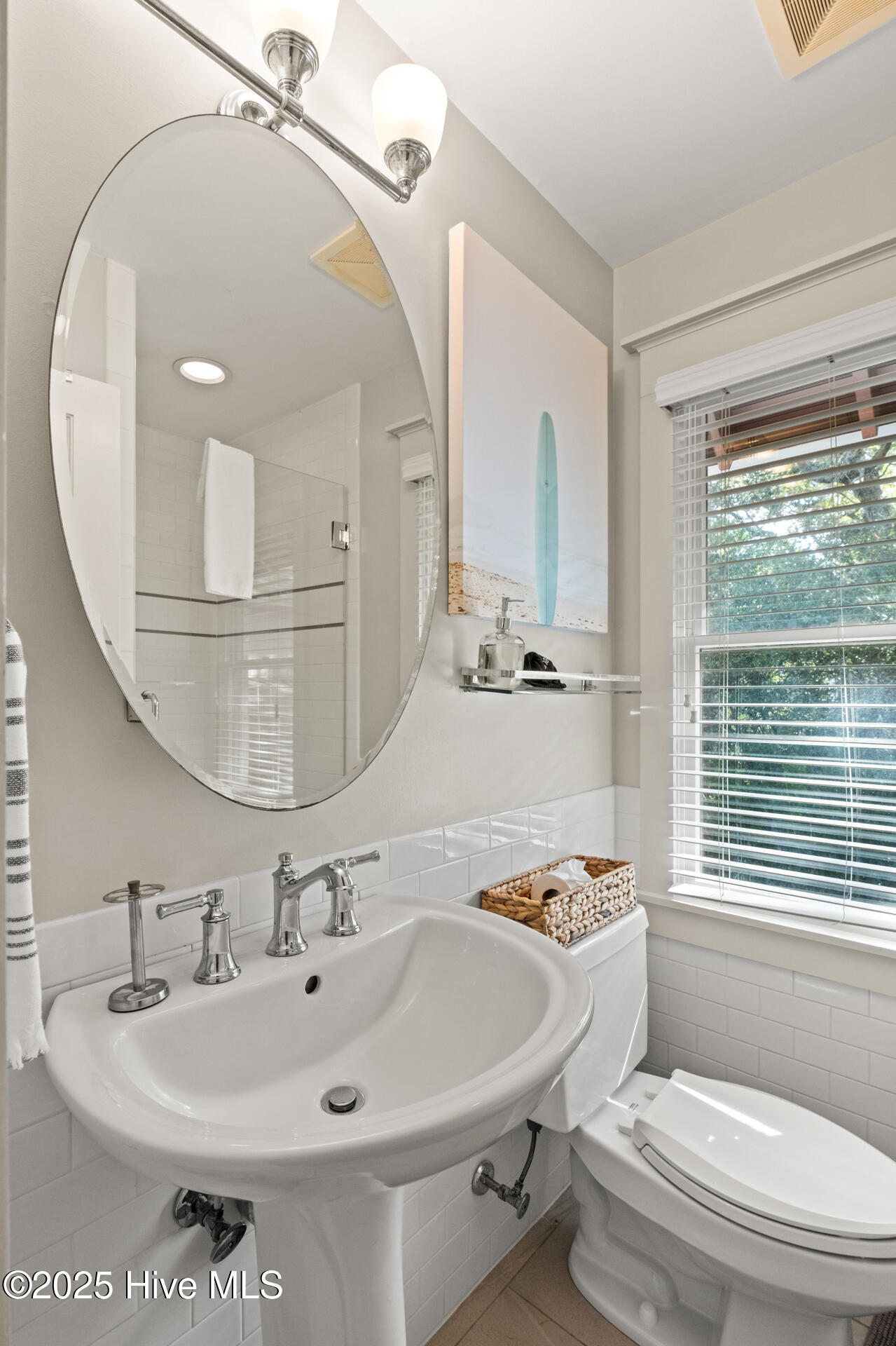 100534470 | Photo 19