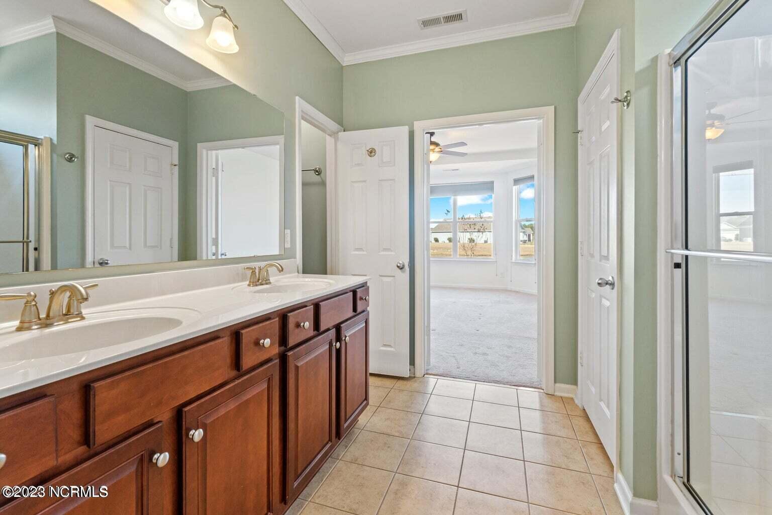 100550059 | Photo 38