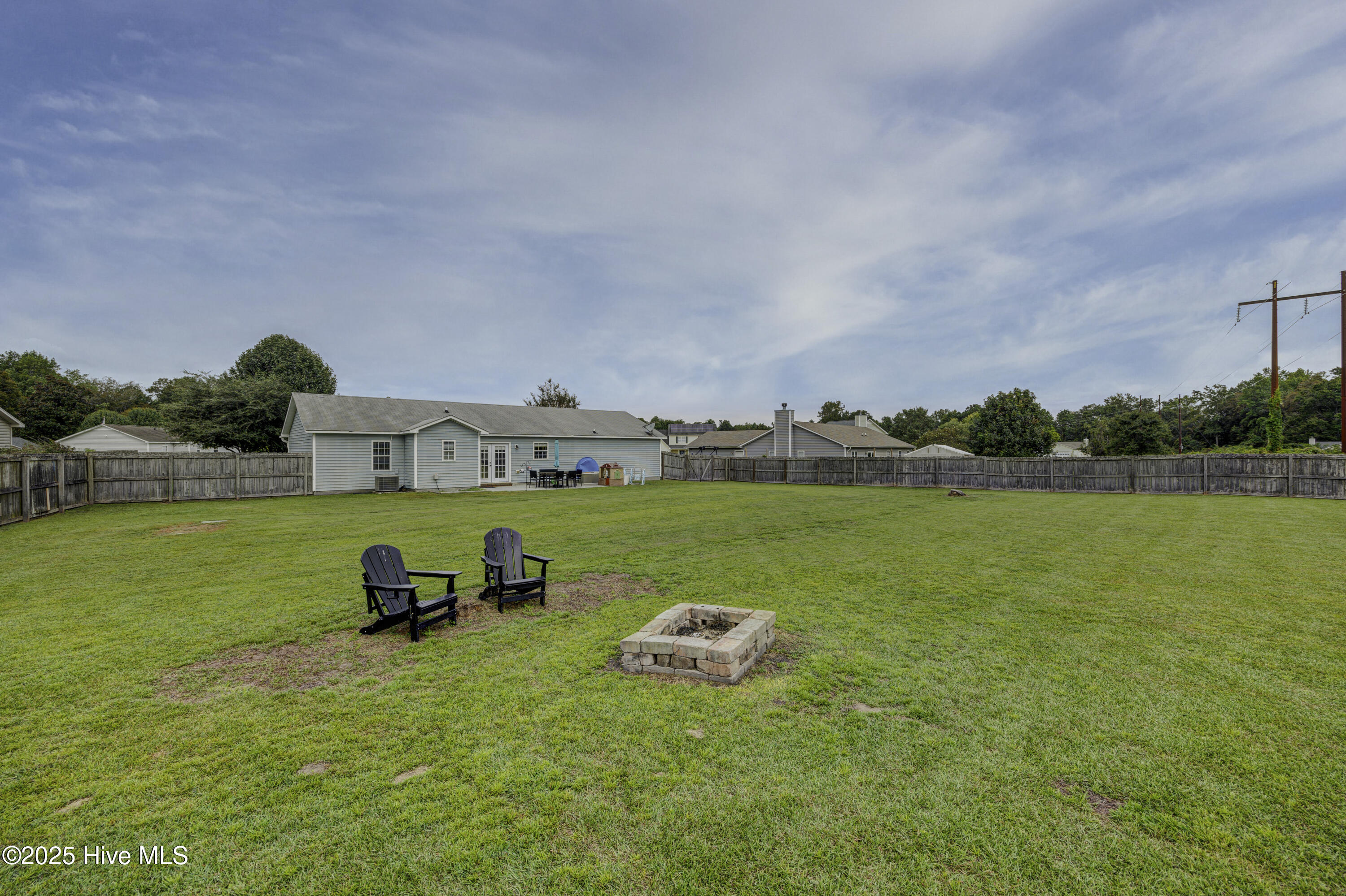 100561437 | Photo 36