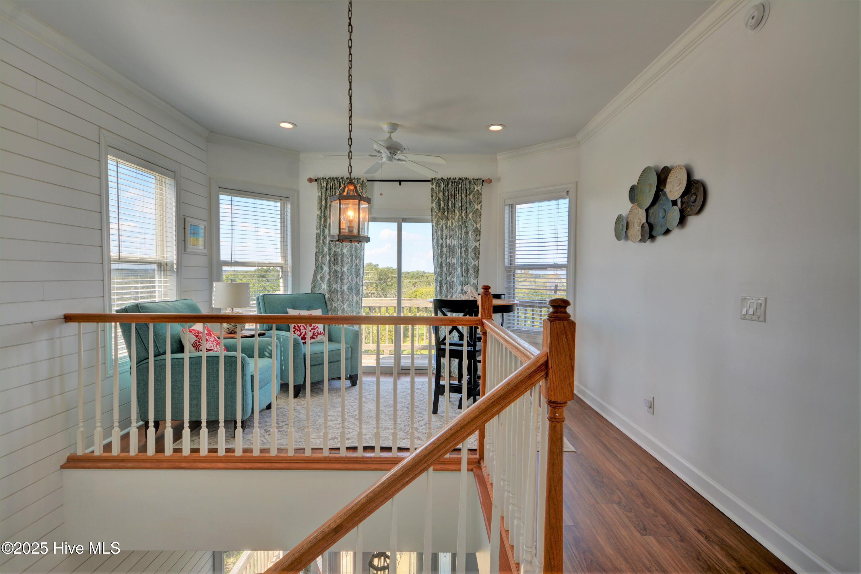 100518289 | Photo 15