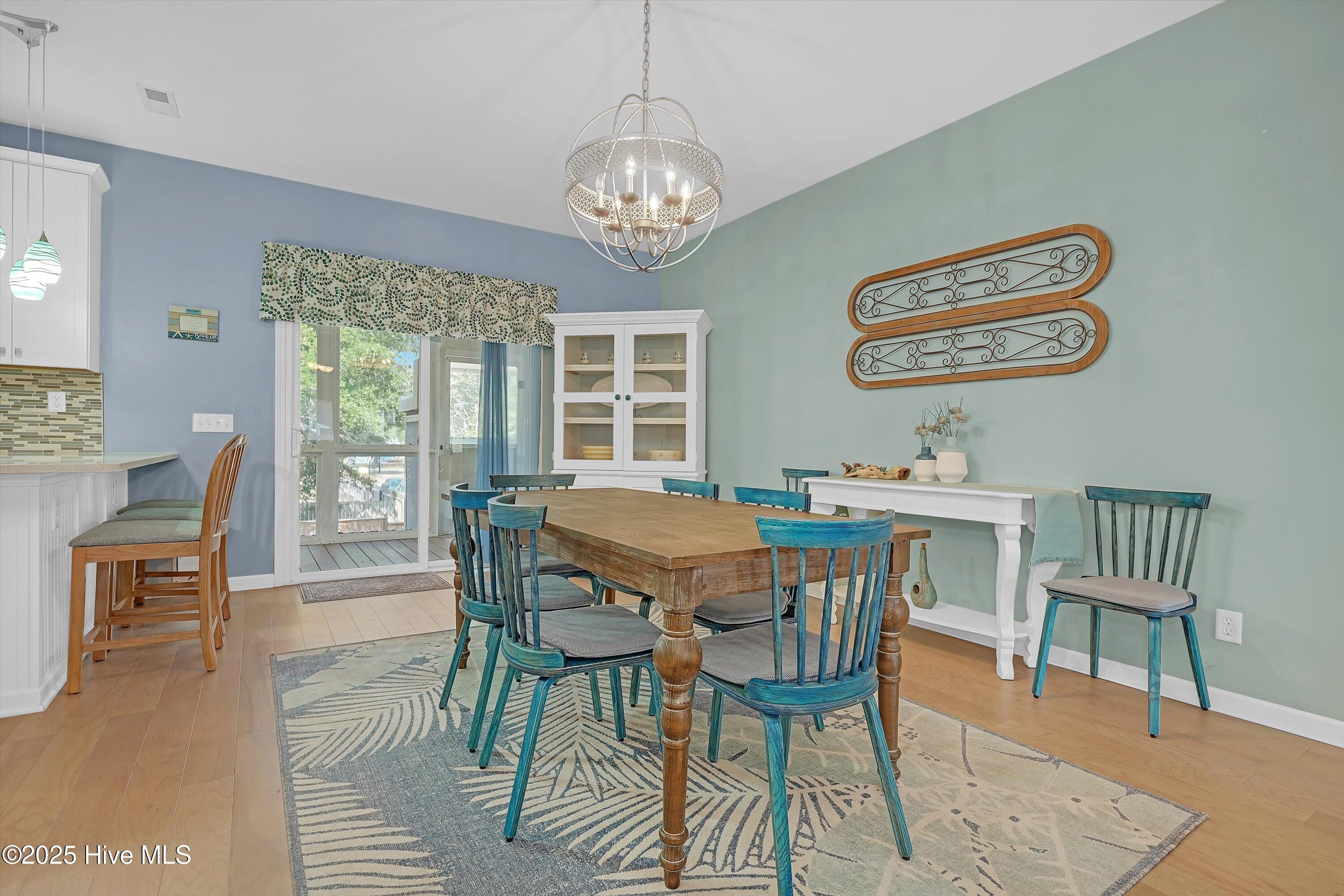 100541336 | Photo 13