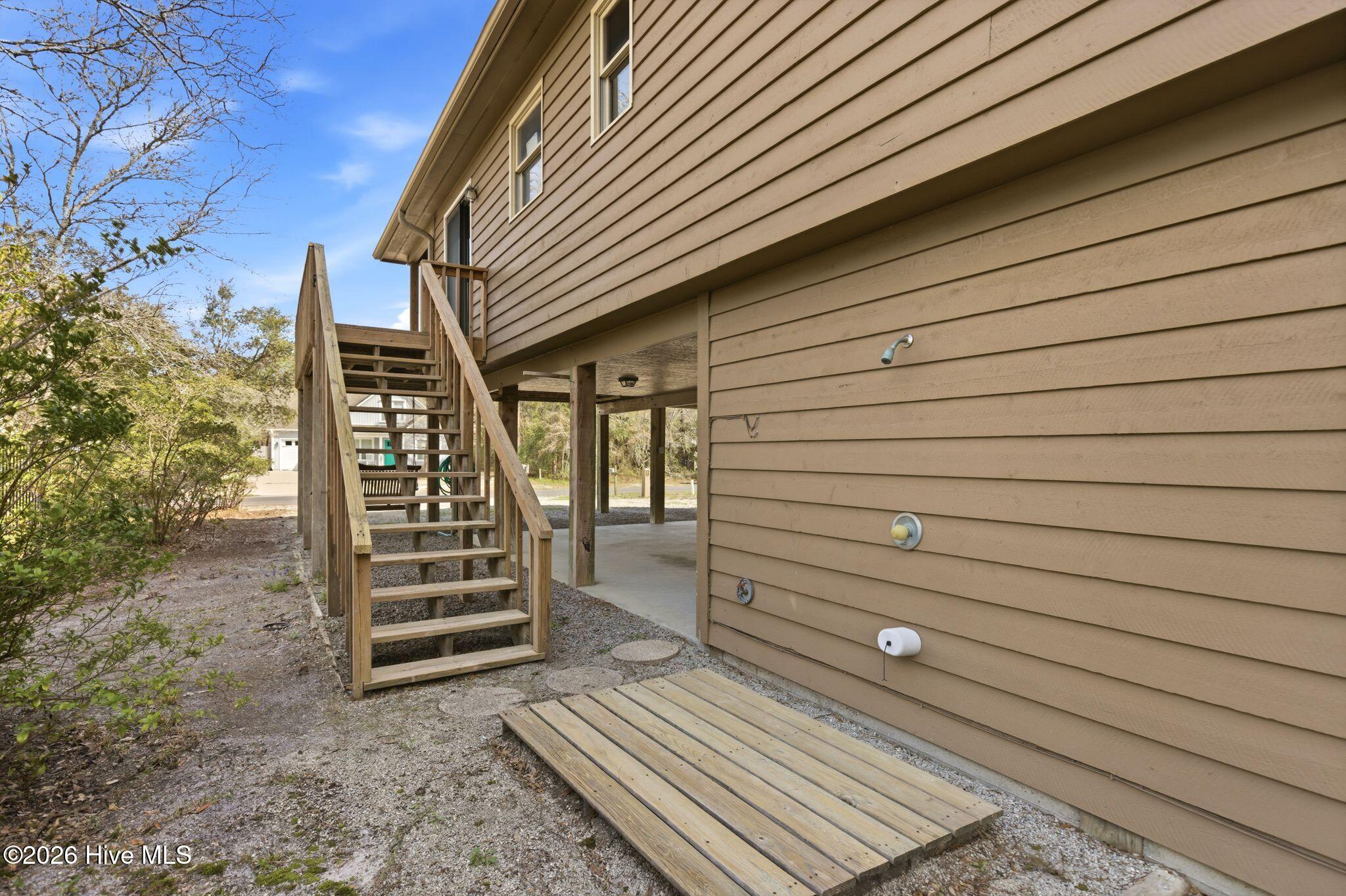 100564018 | Photo 41