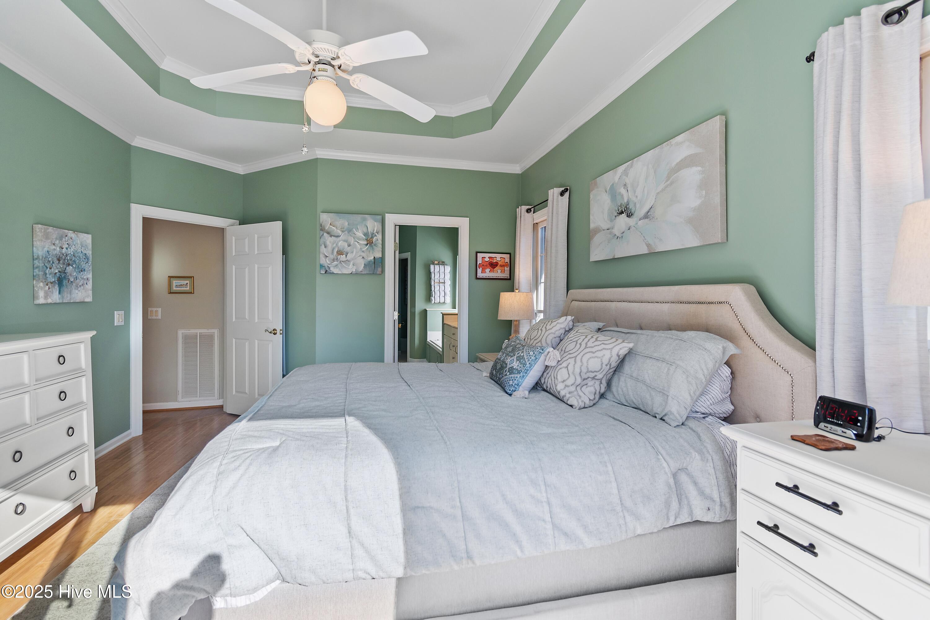 100550149 | Photo 24