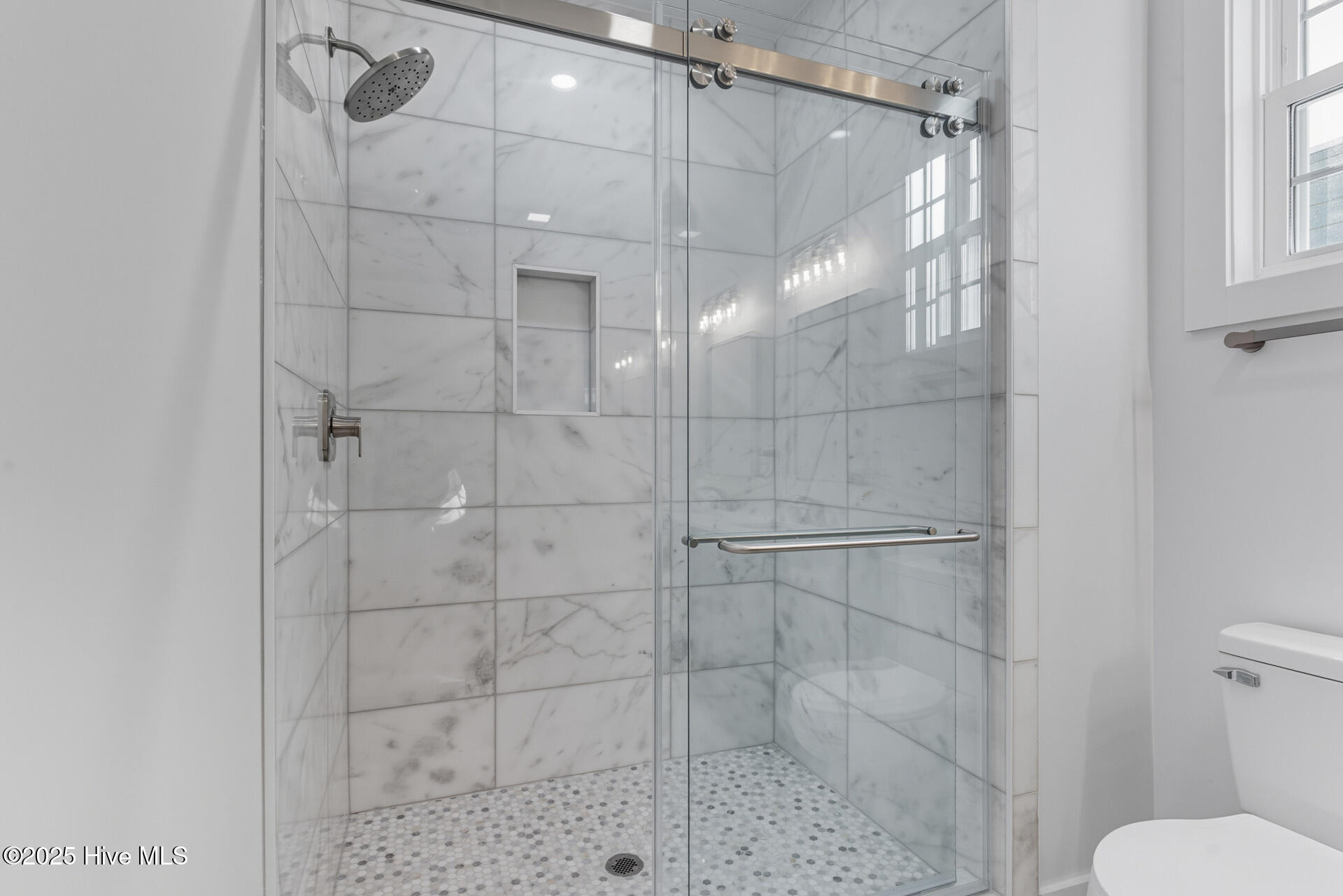 100534811 | Photo 33