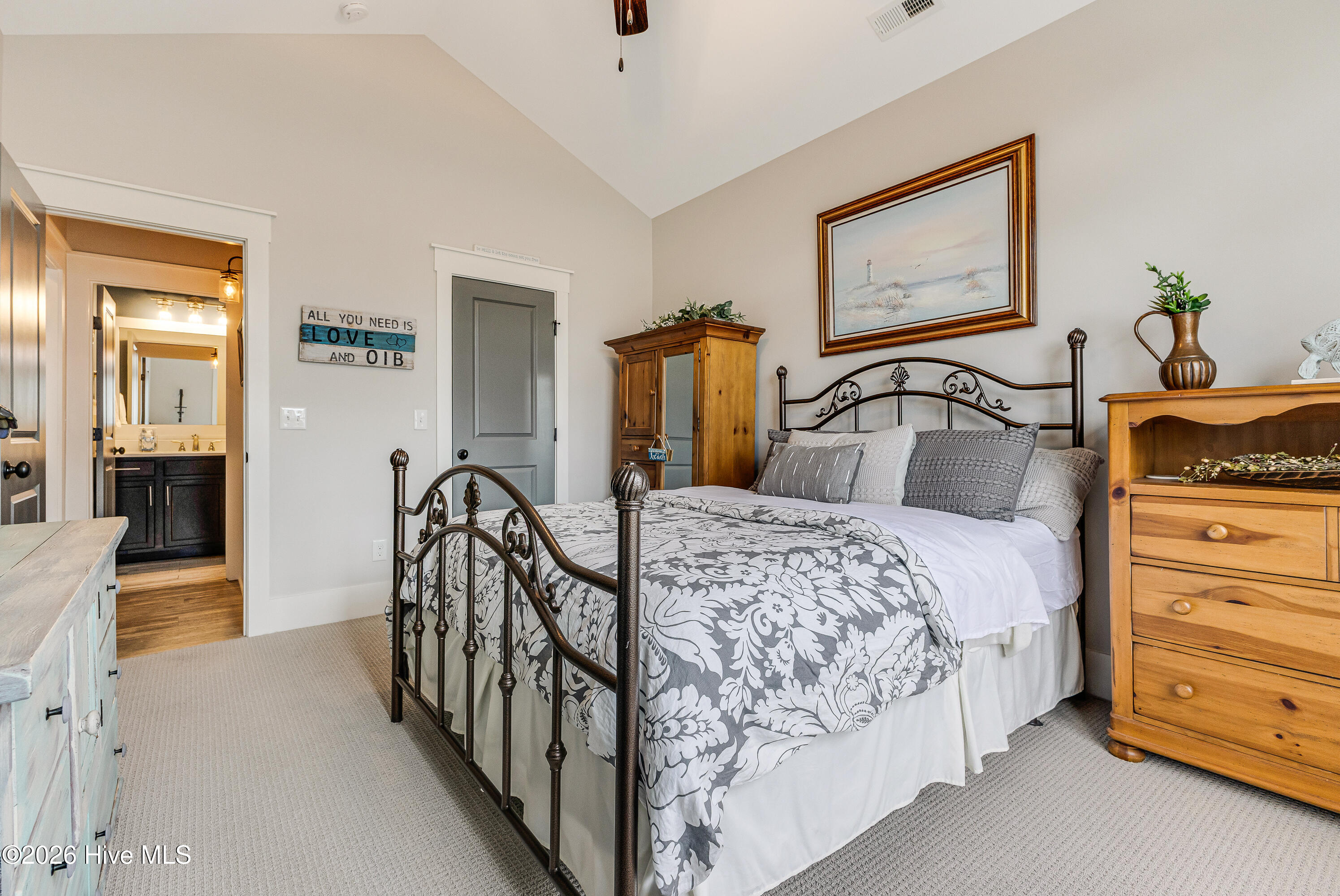 100551306 | Photo 35