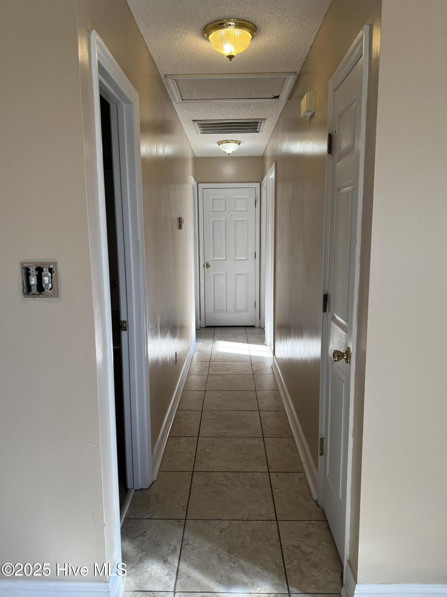 100537449 | Photo 14