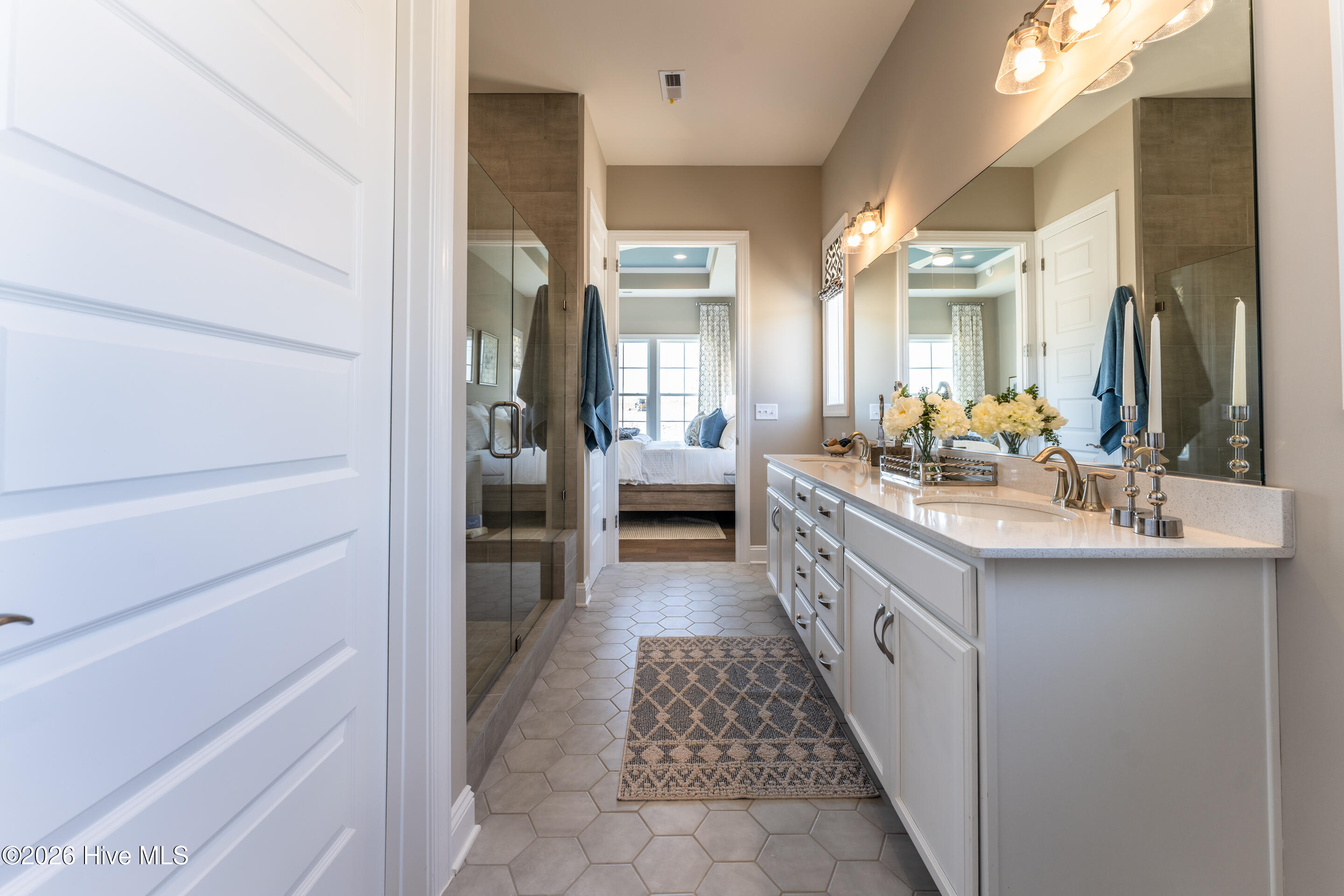 100568461 | Photo 17