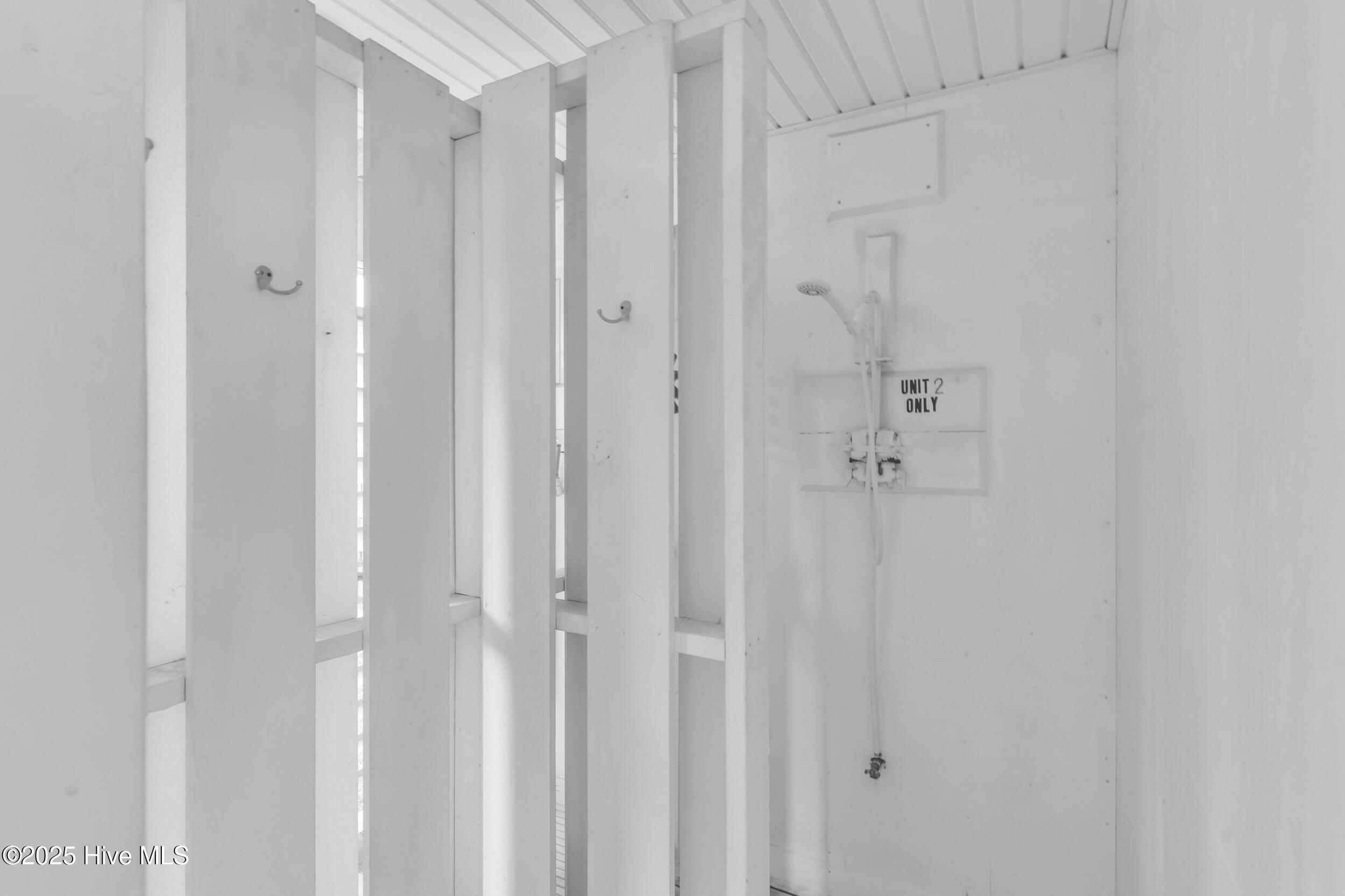 100530363 | Photo 35