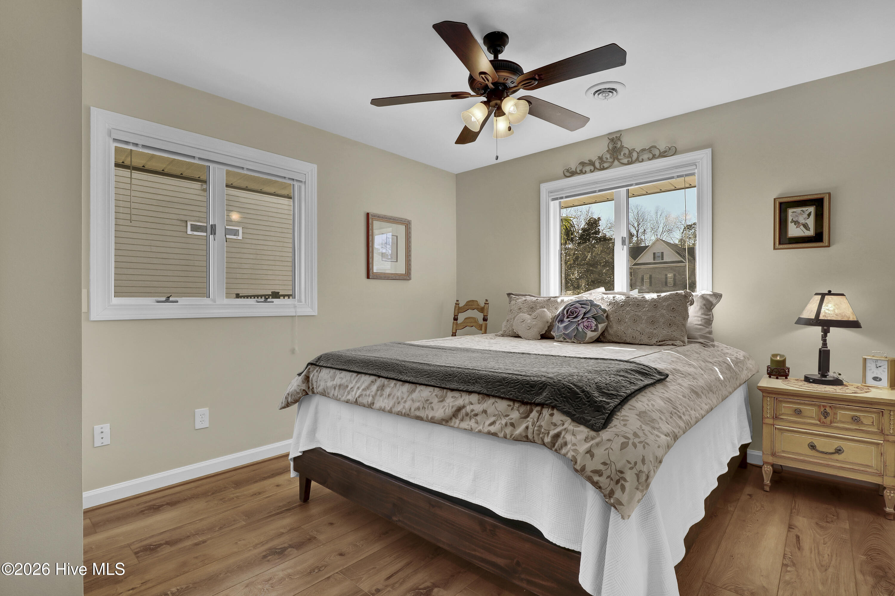 100548794 | Photo 22