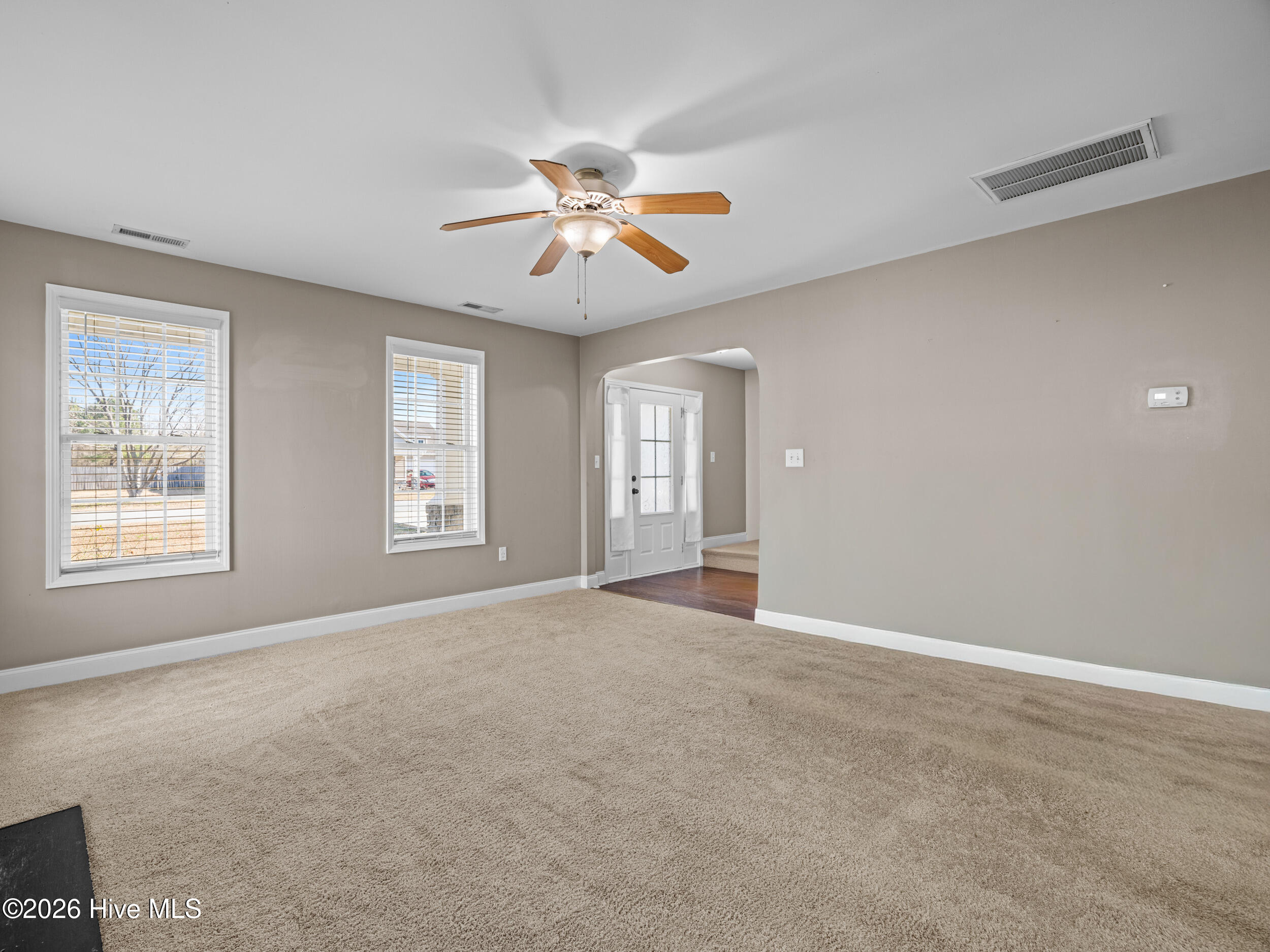 100549292 | Photo 15