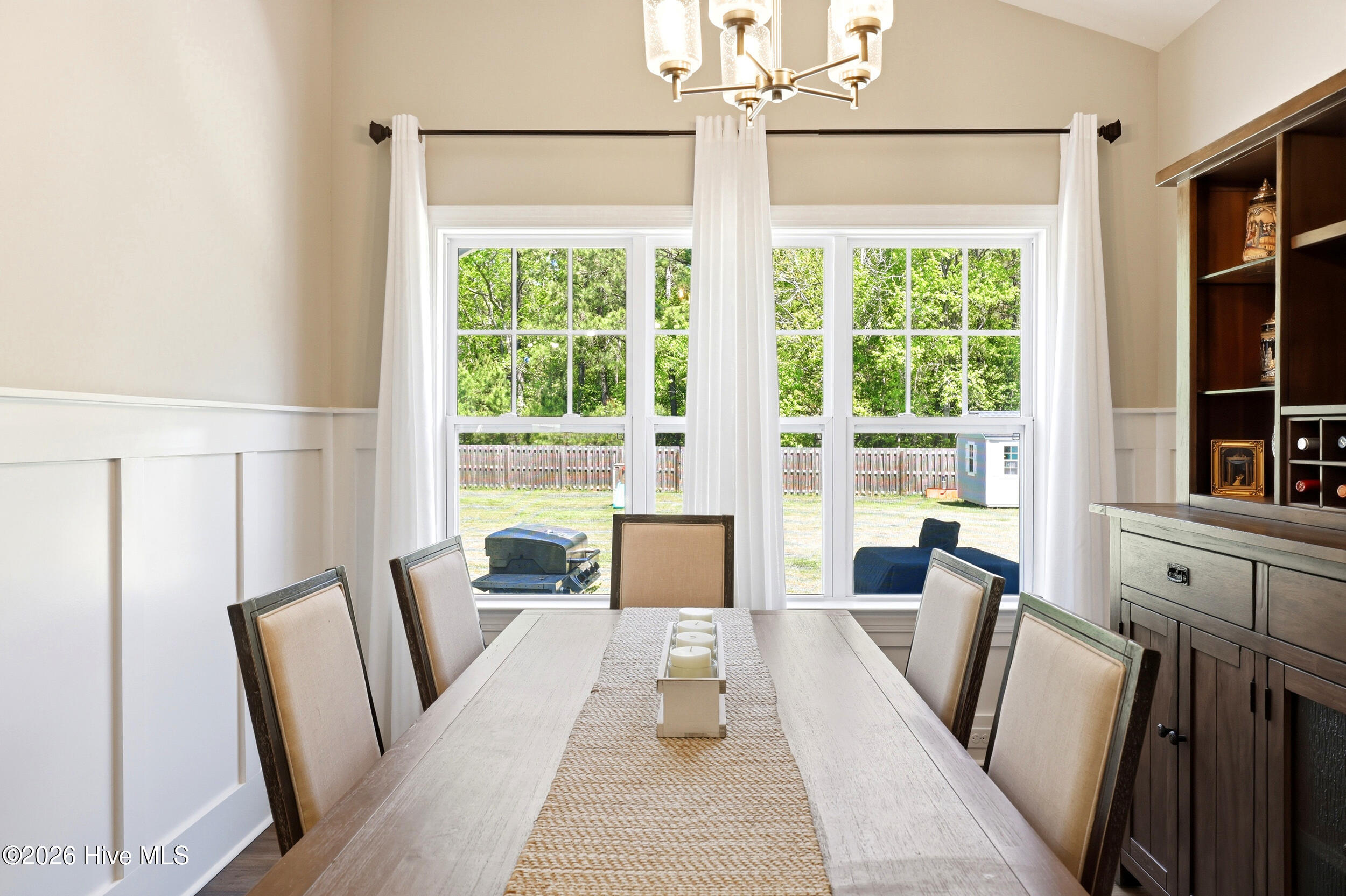 100569214 | Photo 16