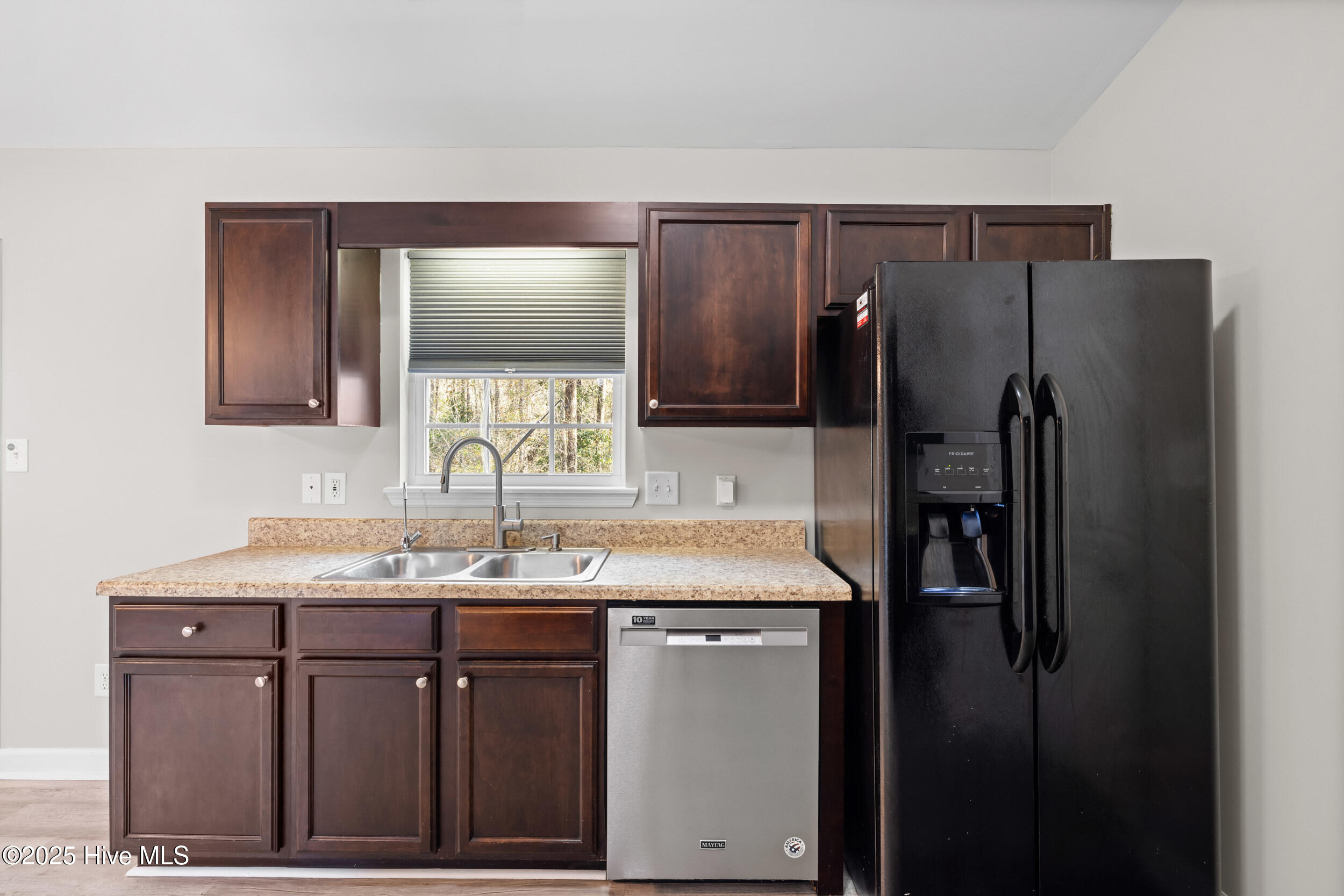 100568502 | Photo 15