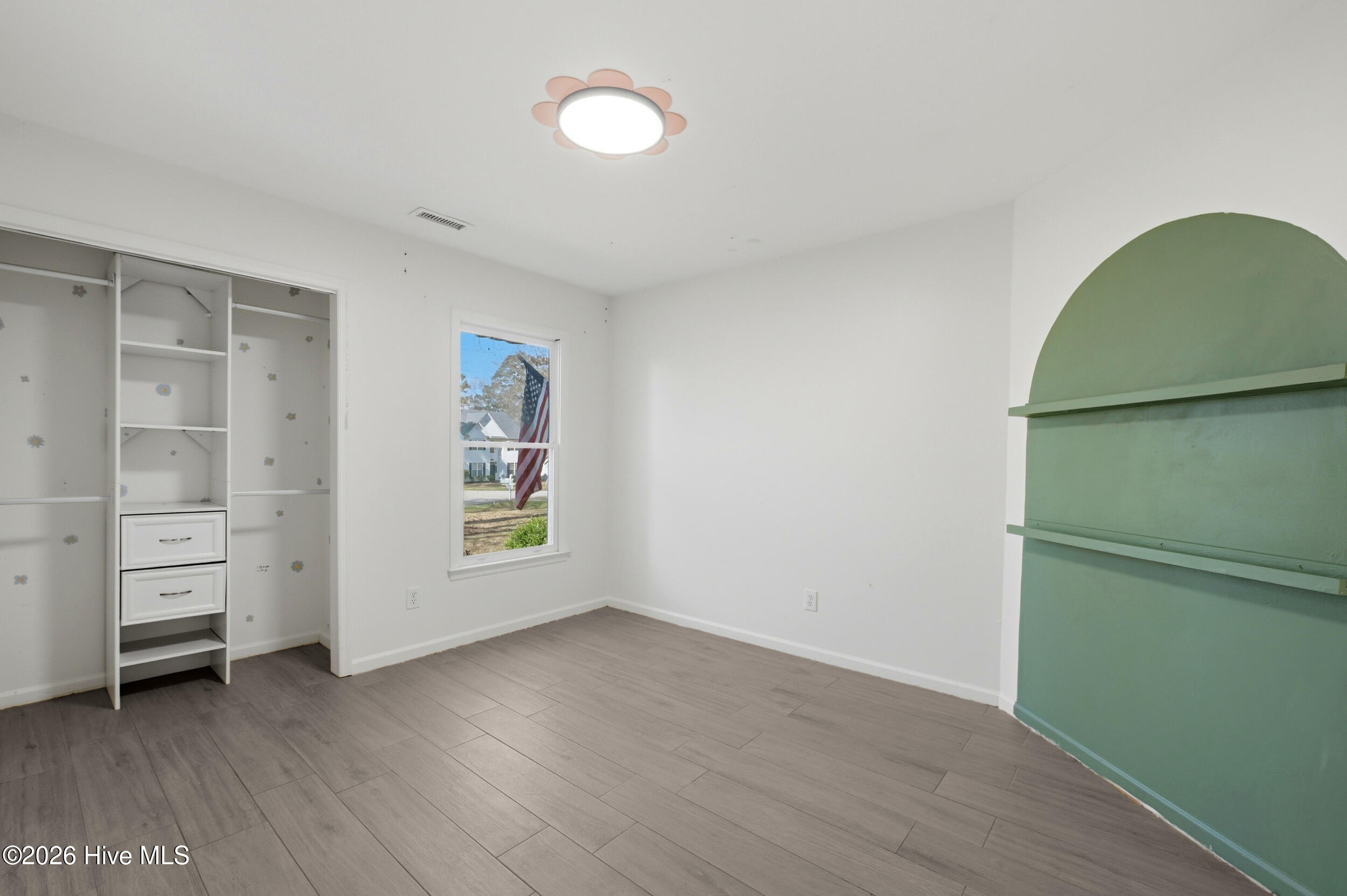 100559678 | Photo 23